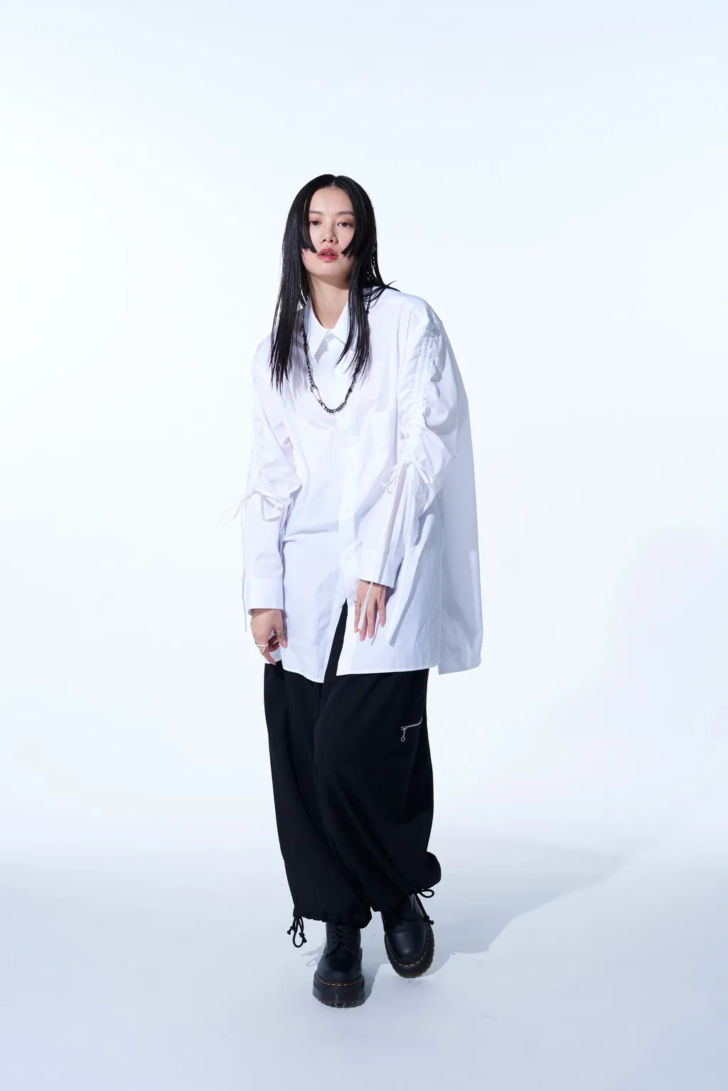 Washer Finished Wool Gabardine Balloon Pants With Zipper Pockets