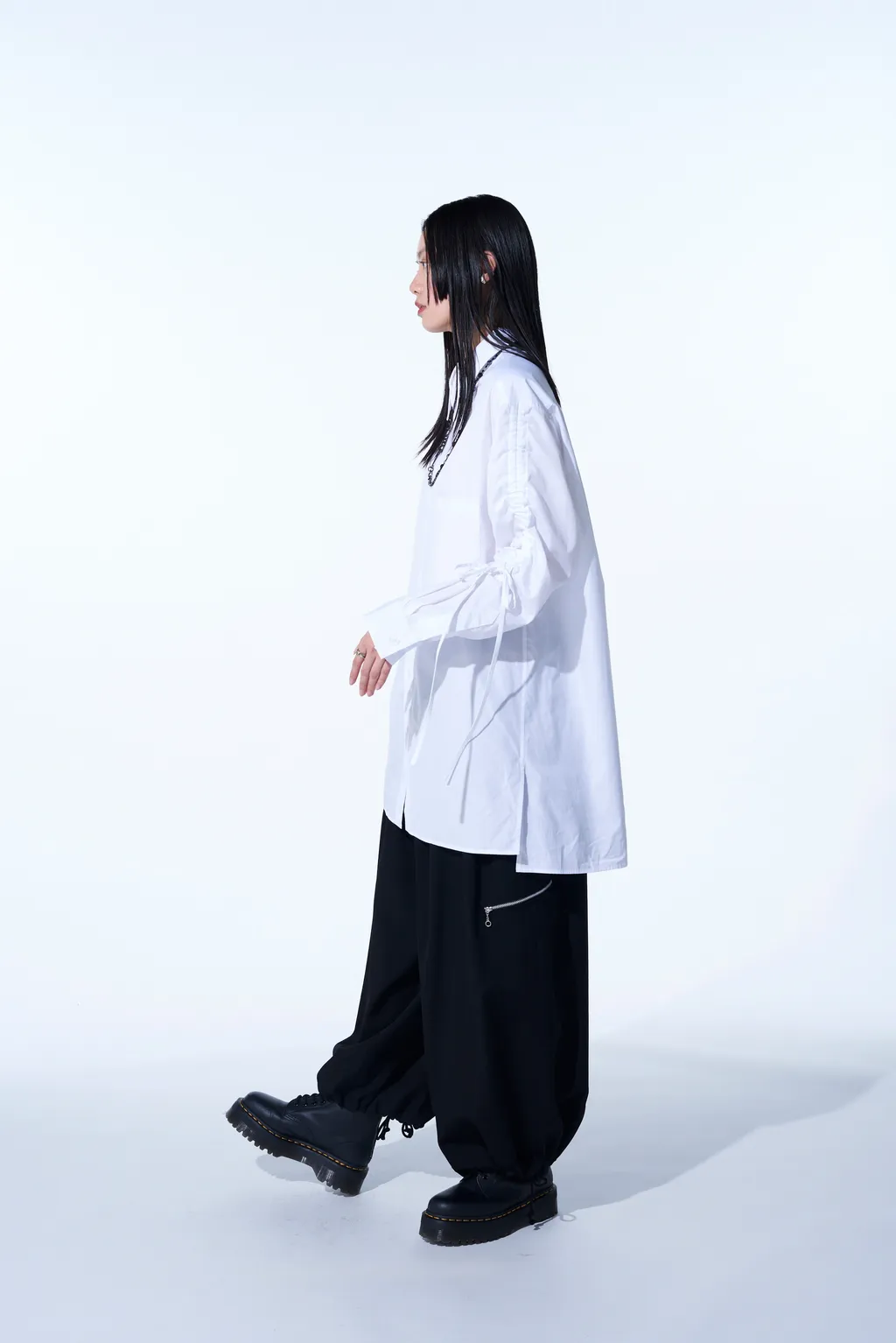 Washer Finished Wool Gabardine Balloon Pants With Zipper Pockets
