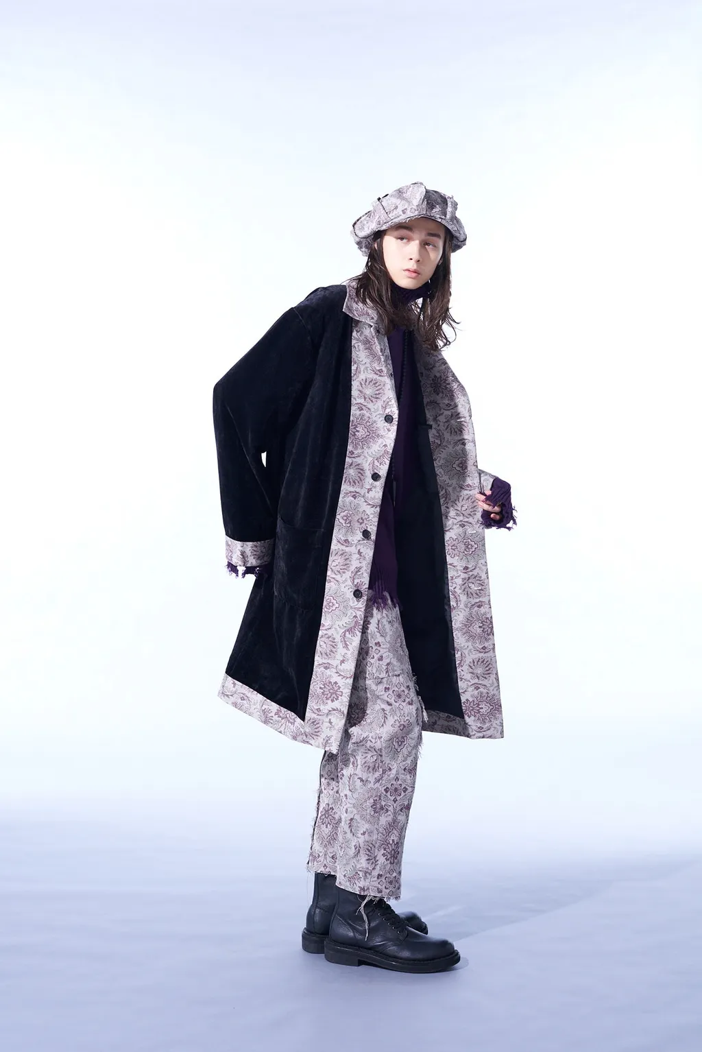 Velveteen Long Coat With Gobelins Jacquard Switched Design