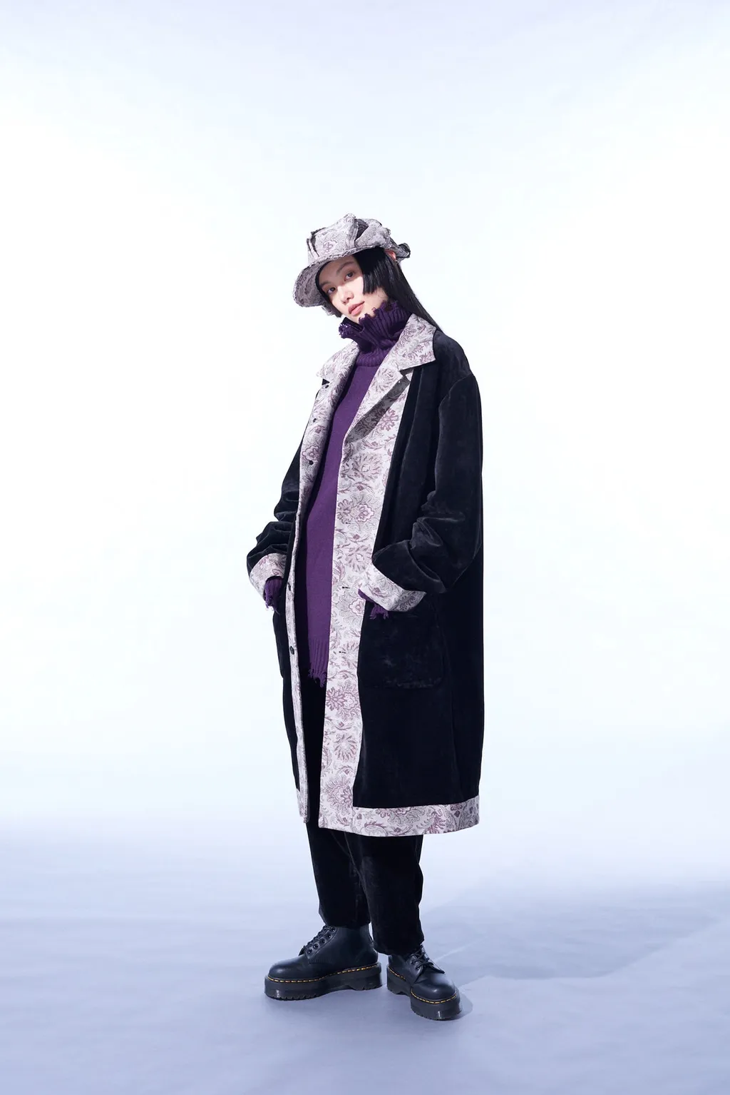 Velveteen Long Coat With Gobelins Jacquard Switched Design