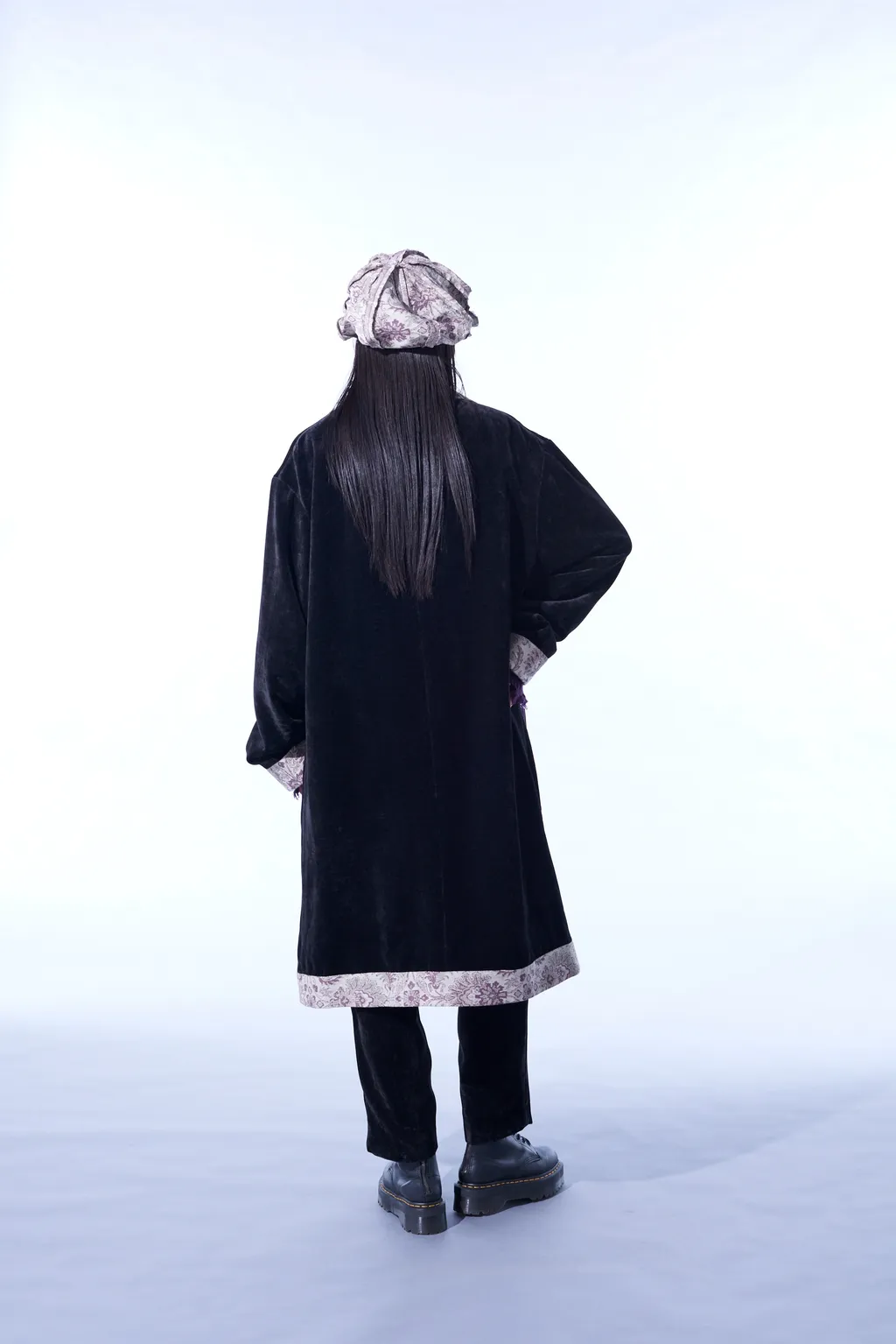 Velveteen Long Coat With Gobelins Jacquard Switched Design