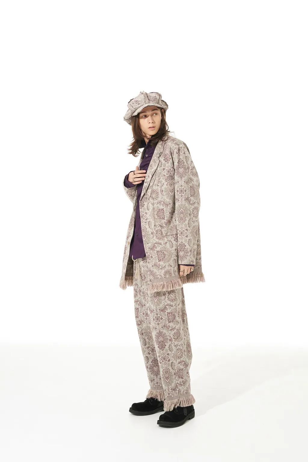 Gobelin-Style Jacquard 2-Tuck Tapered Pants With Fringe Hem Design