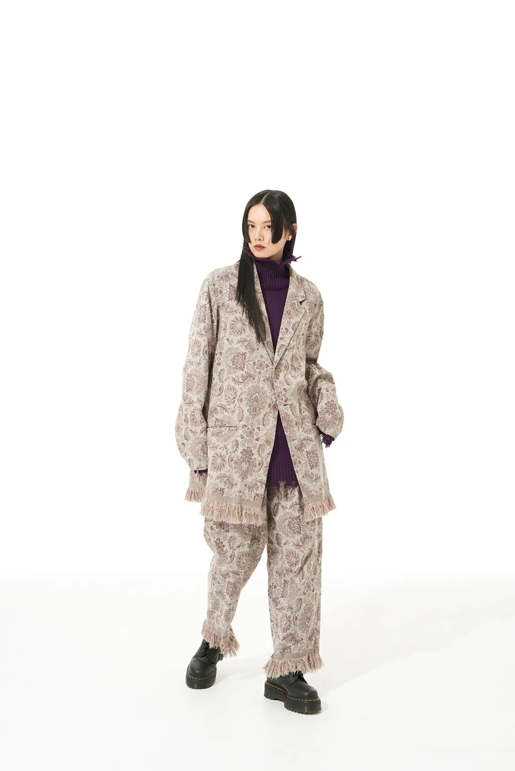 Gobelin-Style Jacquard 2-Tuck Tapered Pants With Fringe Hem Design