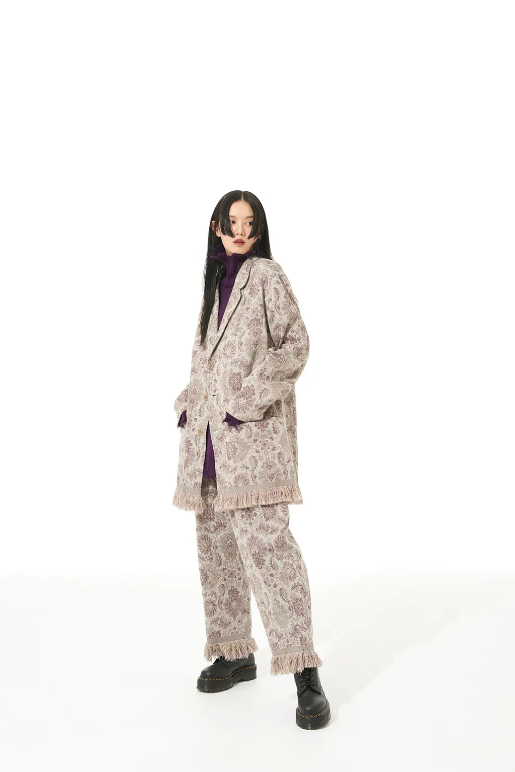 Gobelin-Style Jacquard 2-Tuck Tapered Pants With Fringe Hem Design
