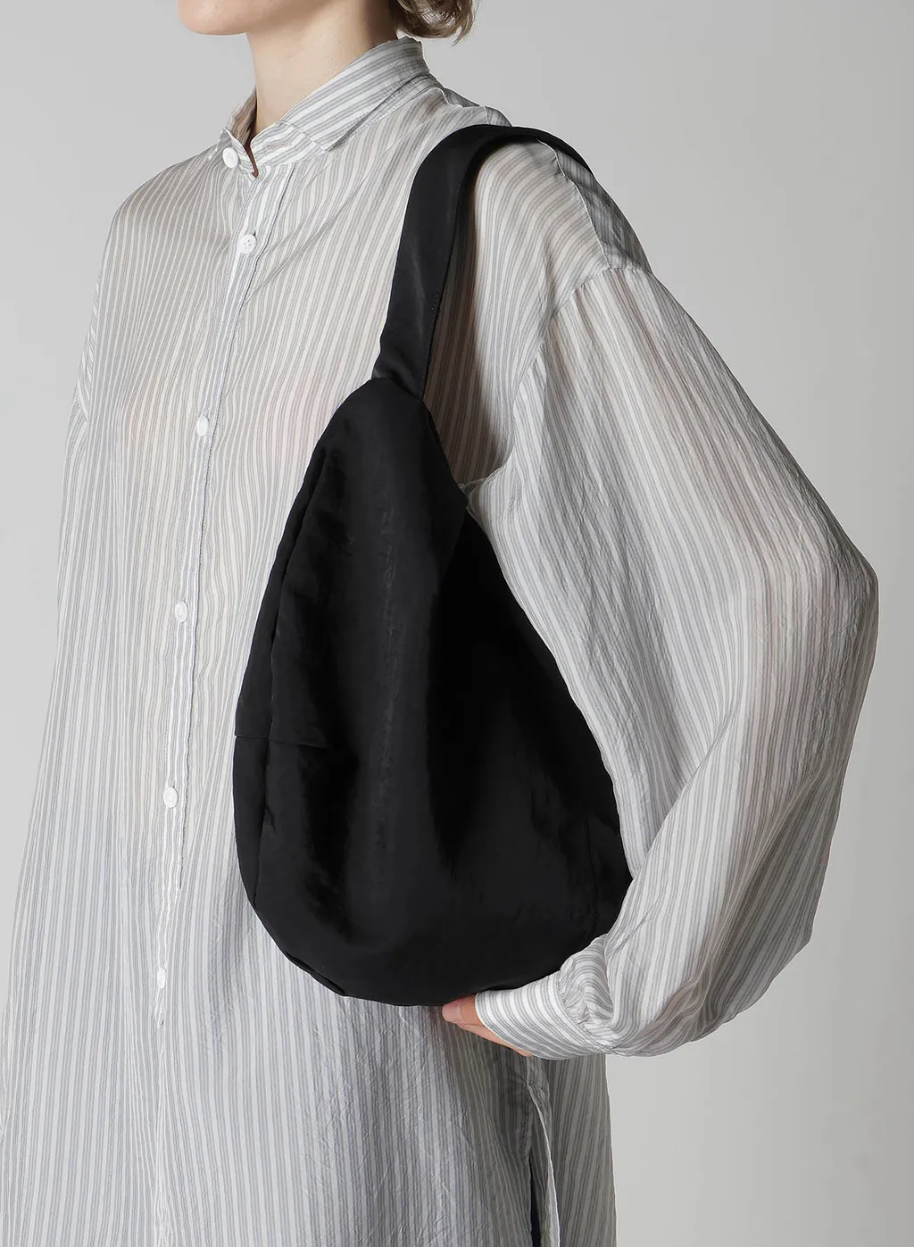 Nylon Washer Twill Gyoza-Style Bag