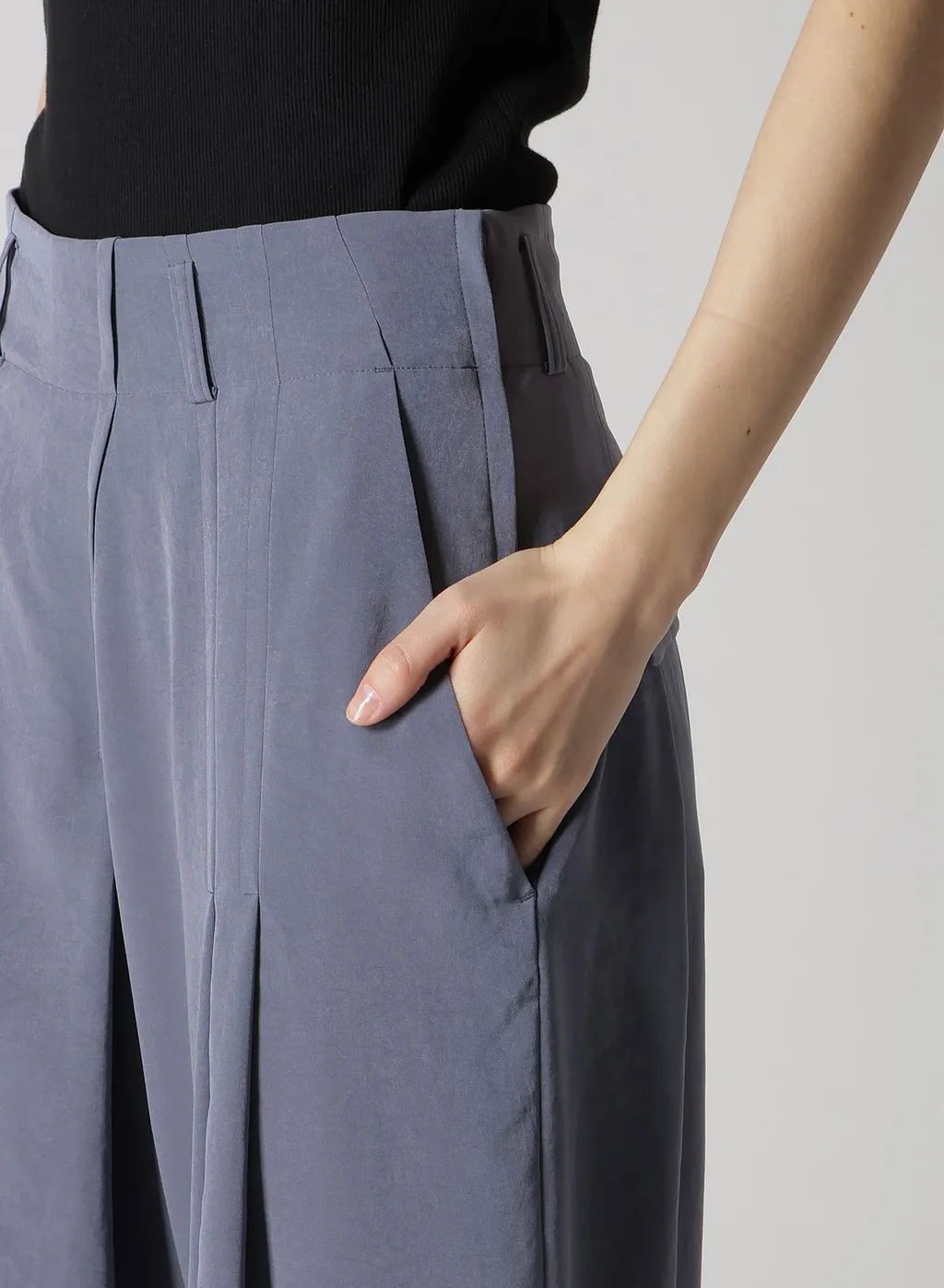 Crepe De Chine Random Tuck Pants