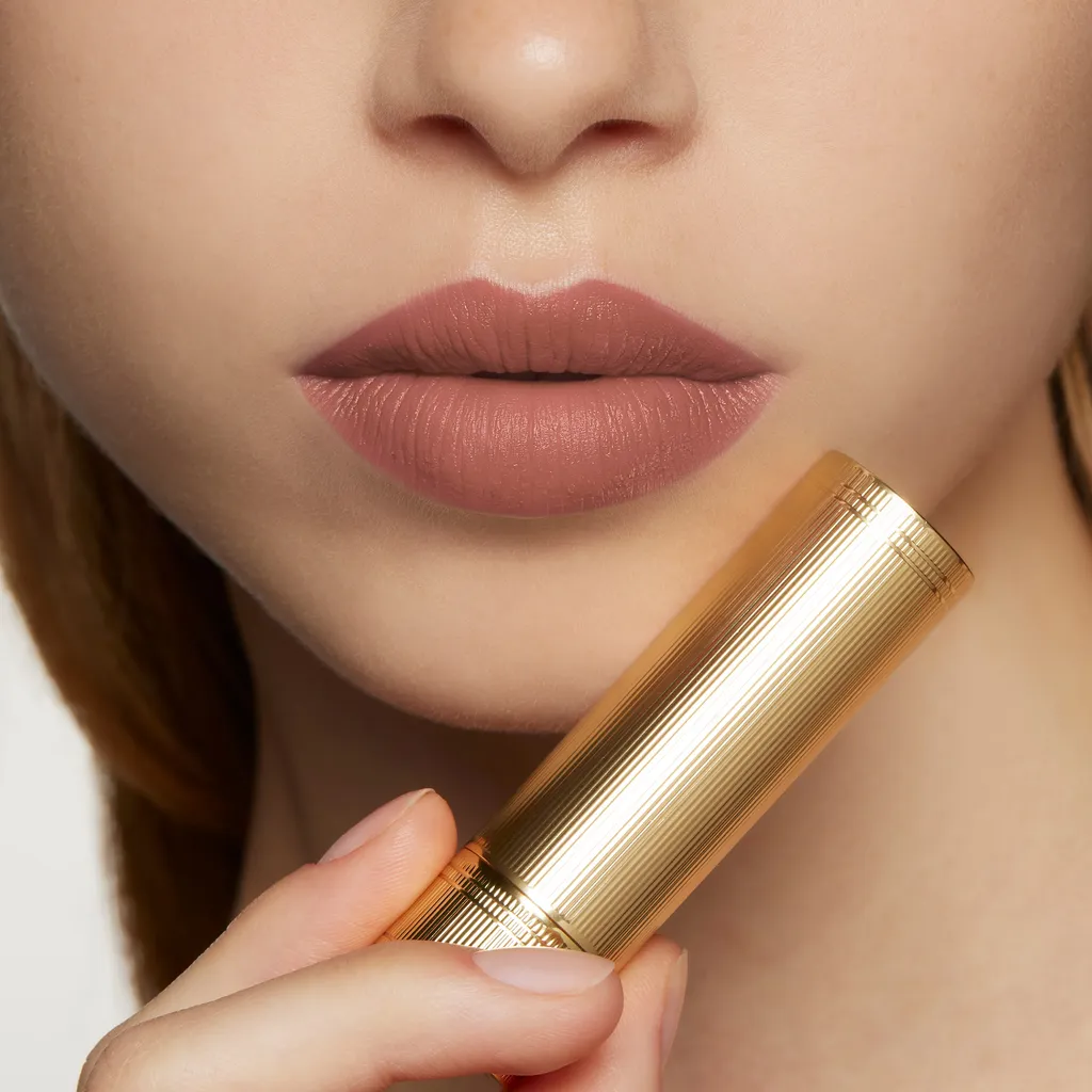 132 , Rouge à LÈVres Mat Lipstick Lilla Tawnie