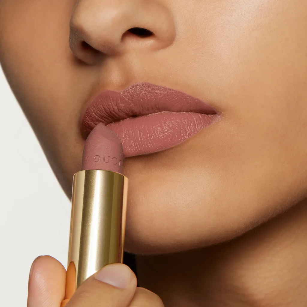 132 , Rouge à LÈVres Mat Lipstick Lilla Tawnie