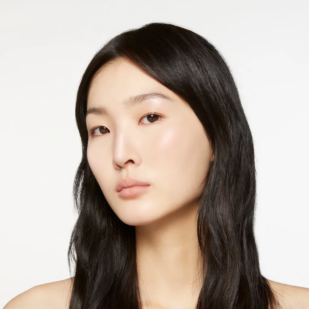 01, Gucci Glow Highlighter Powder