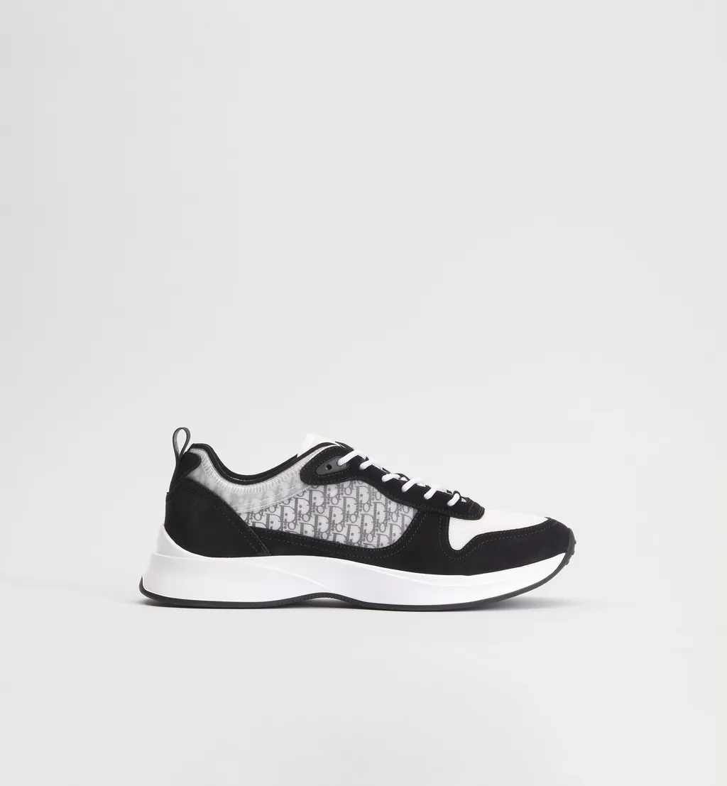 B25 Runner Sneaker