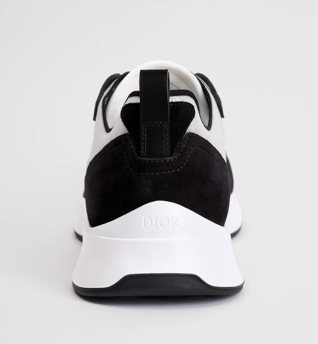 B25 Runner Sneaker