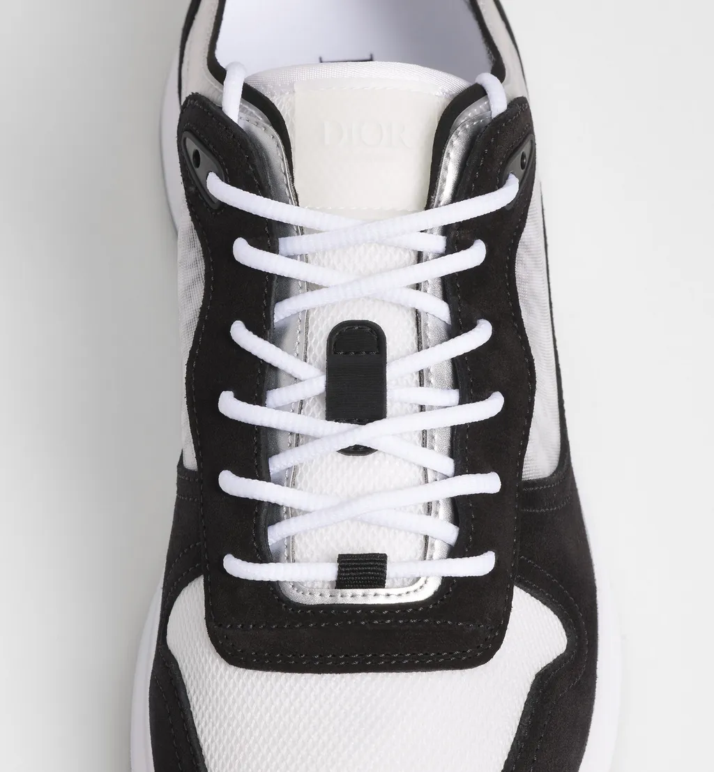 B25 Runner Sneaker