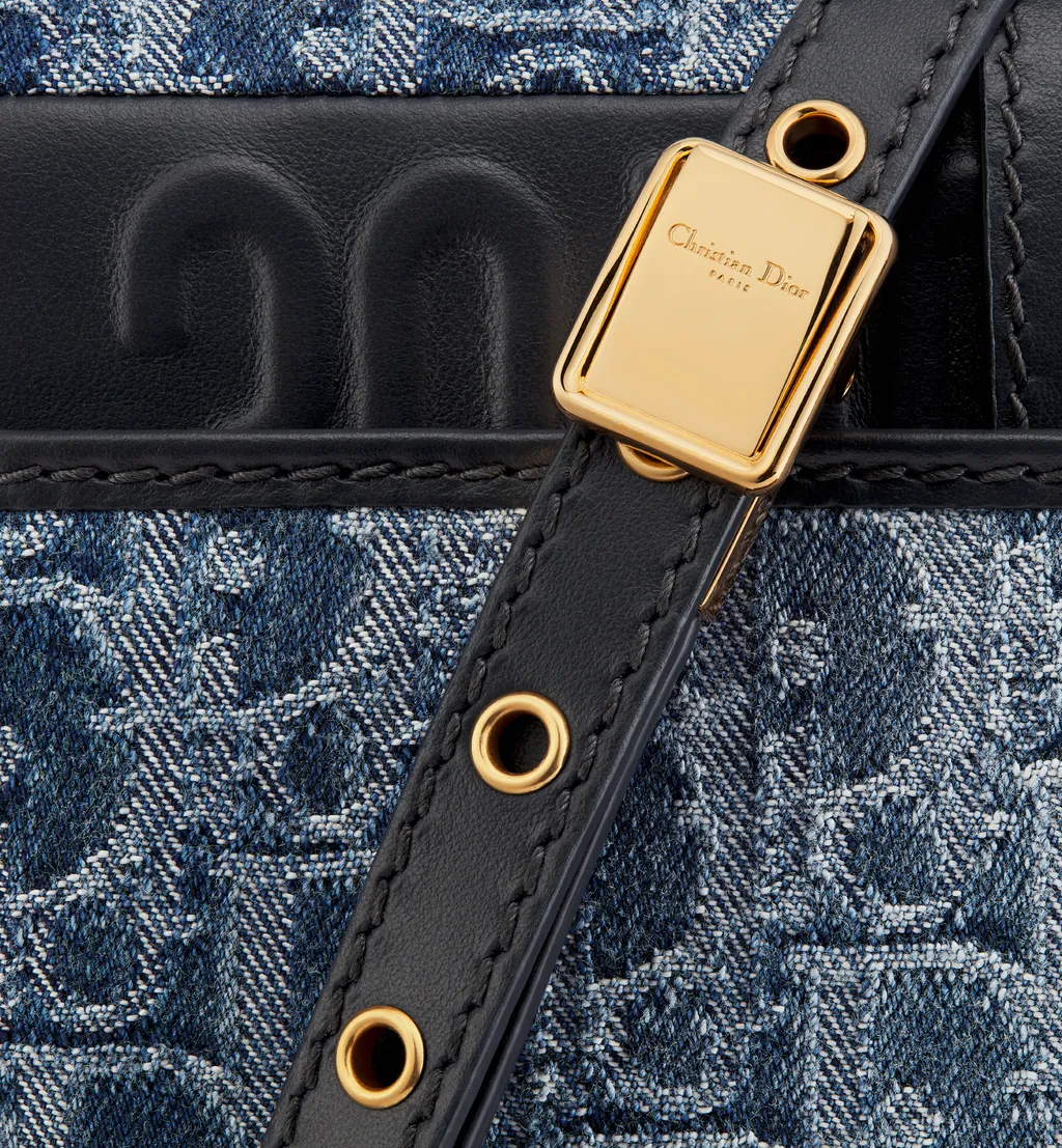 30 Montaigne East-West Bag With Chain