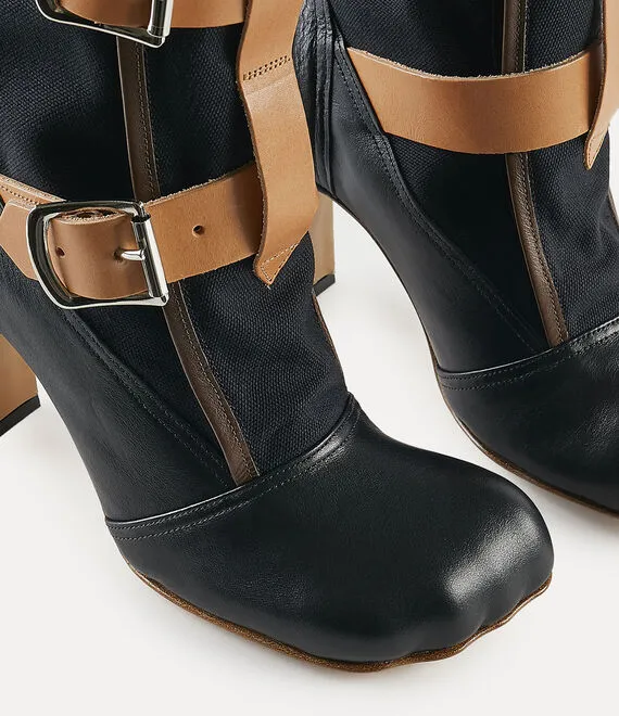 Bondage Boot