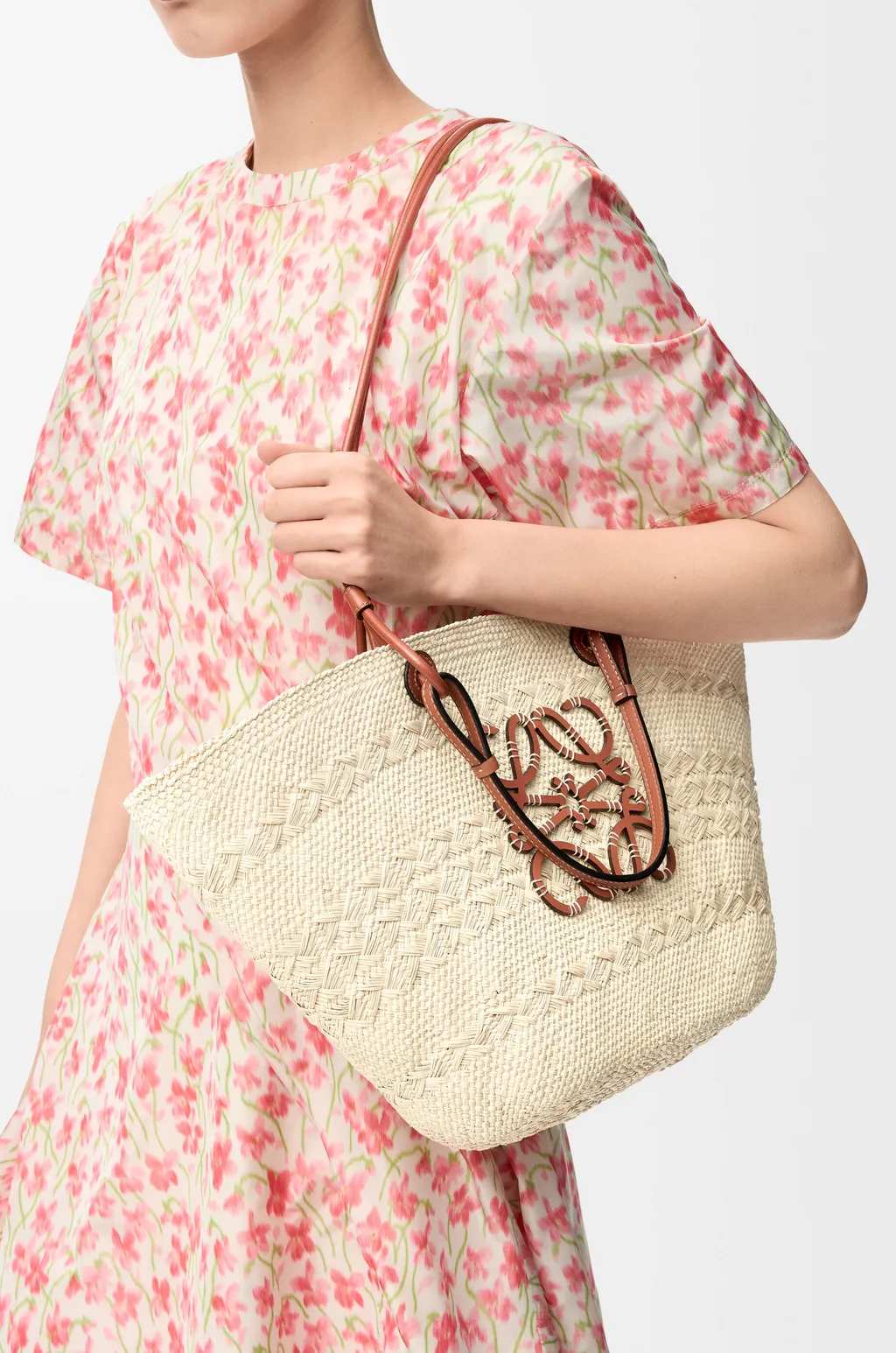 Medium Anagram Basket Bag In Iraca Palm And Calfskin