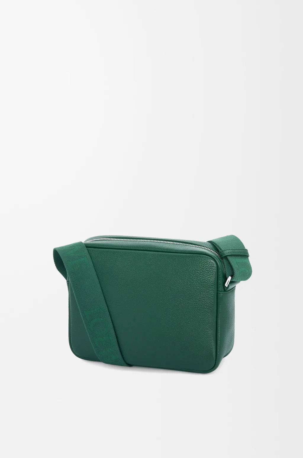 Medium Pebble Messenger Bag In Supple Grained Calfskin