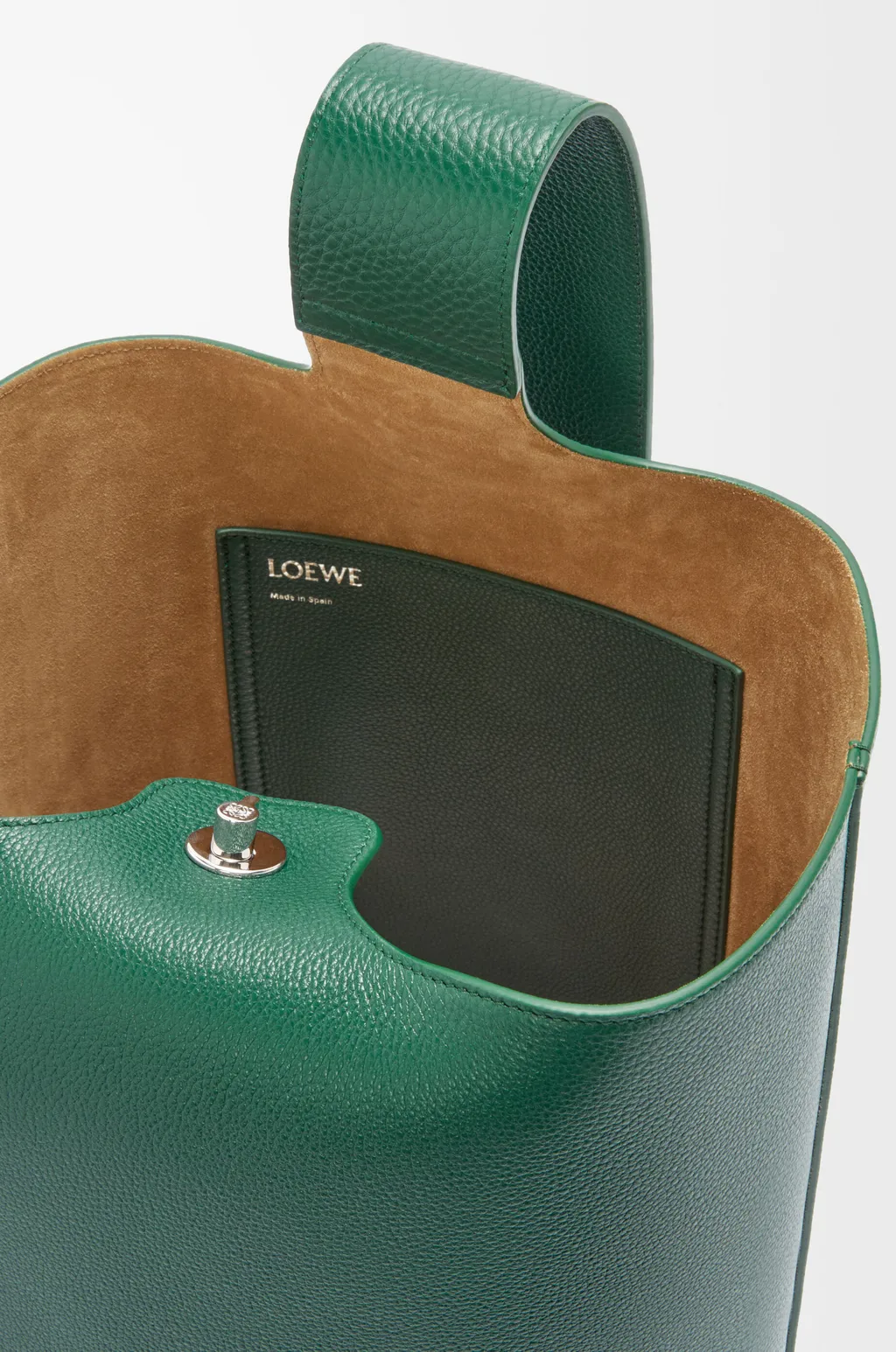 Large Pebble Bucket In Supple Grained Calfskin