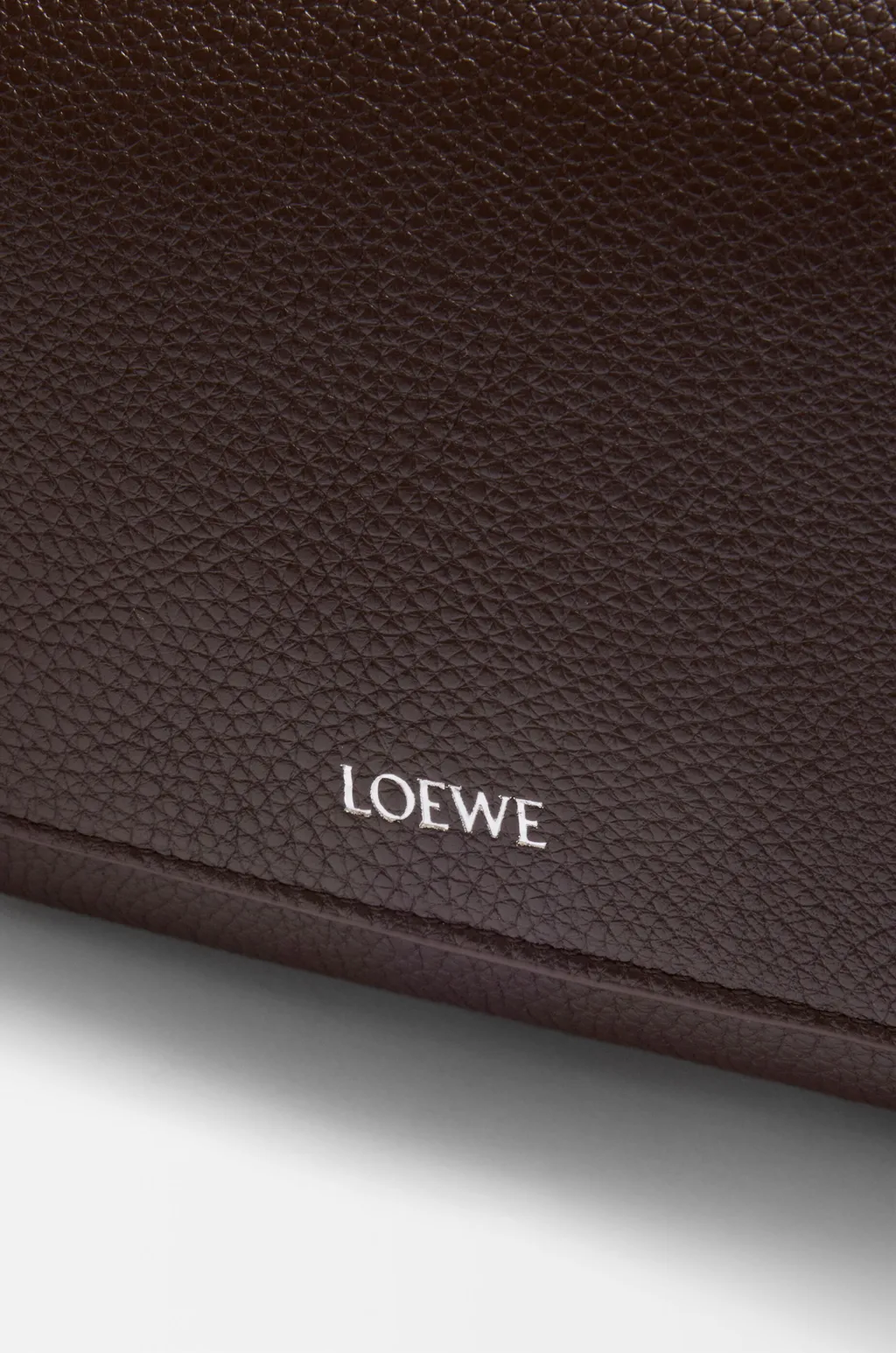 Small Pebble Messenger Bag In Supple Grained Calfskin