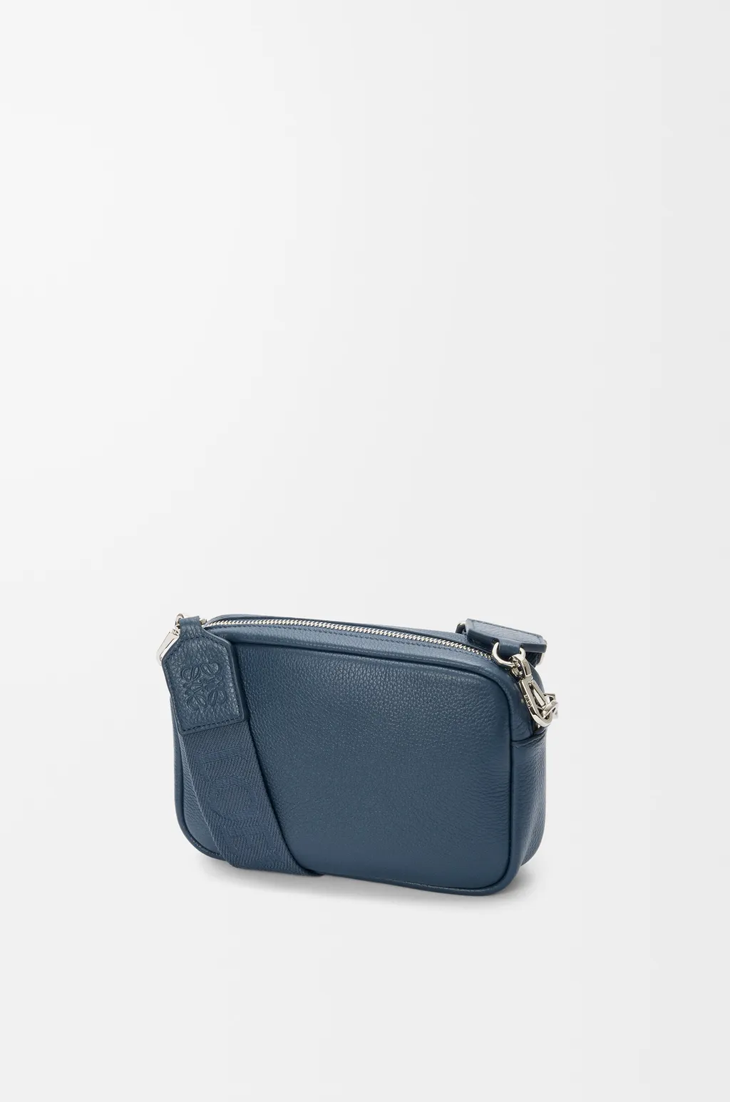 Small Pebble Messenger Bag In Supple Grained Calfskin