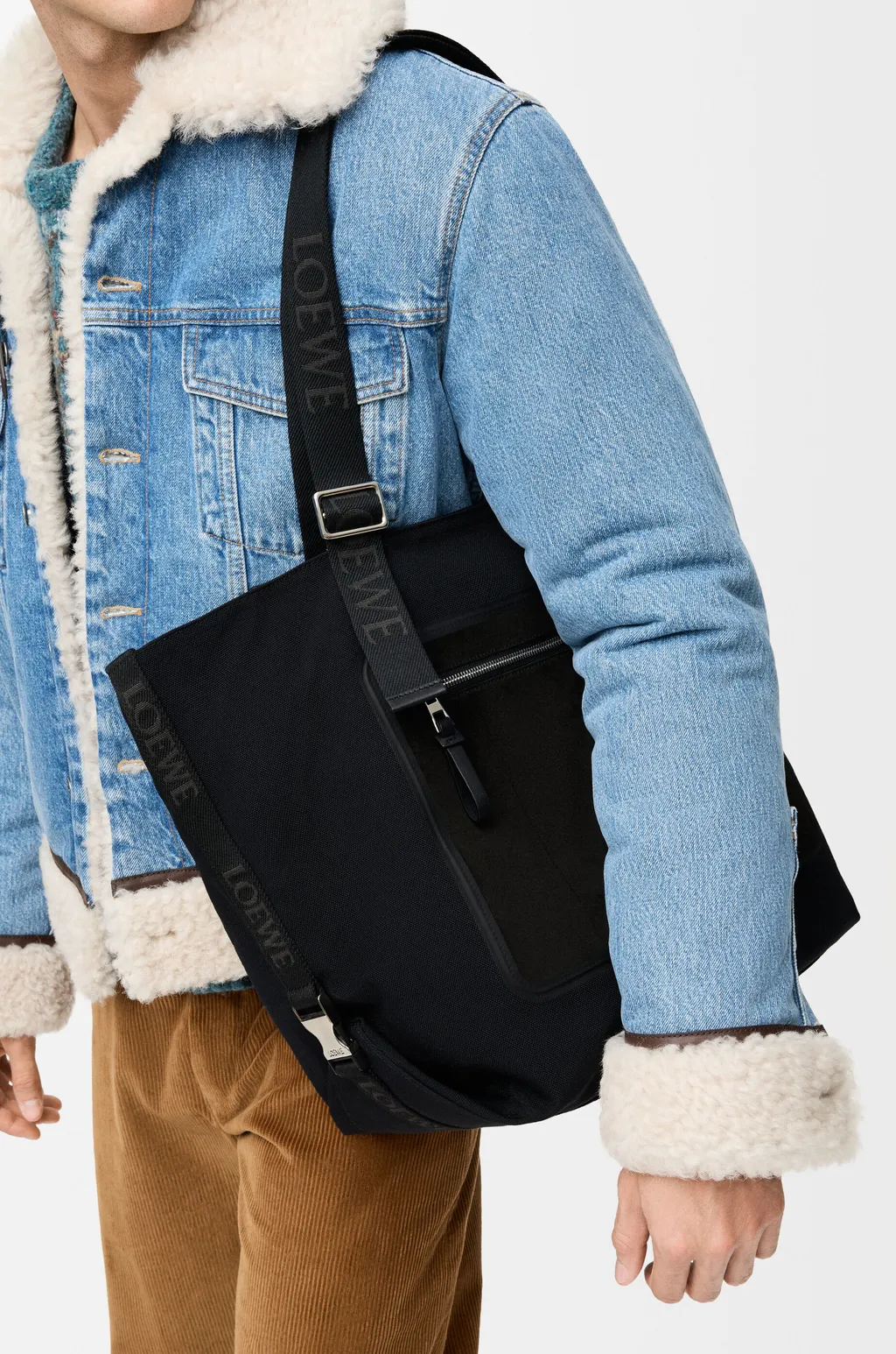 Flex Zipped Tote In Canvas And Suede