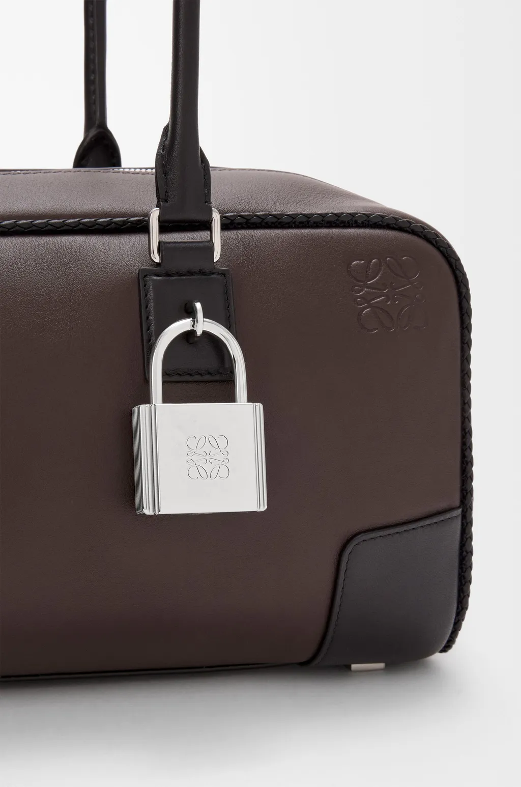Amazona 31 Cropped Bag In Classic Calfskin