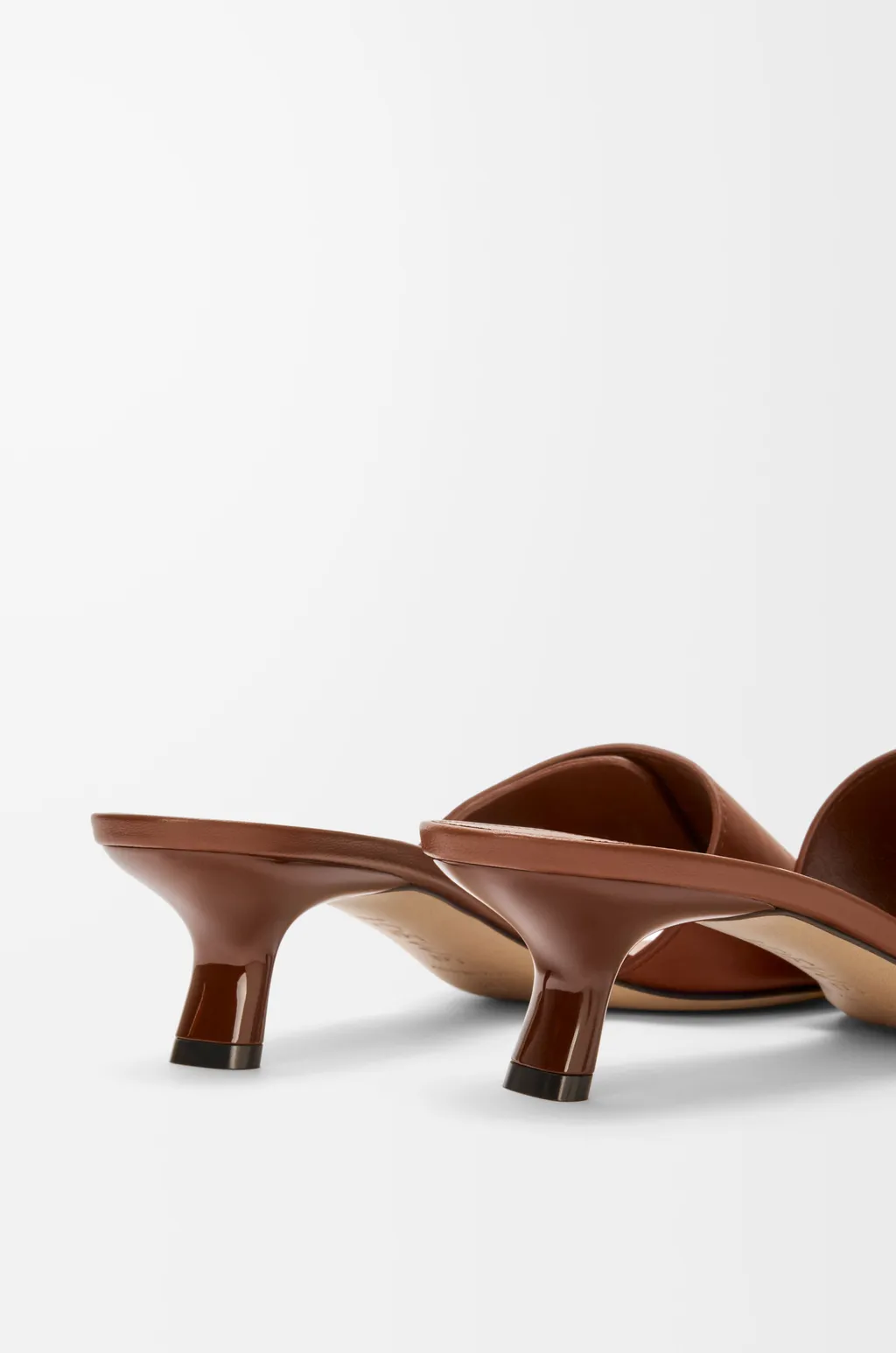Pebble Slide In Soft Calfskin