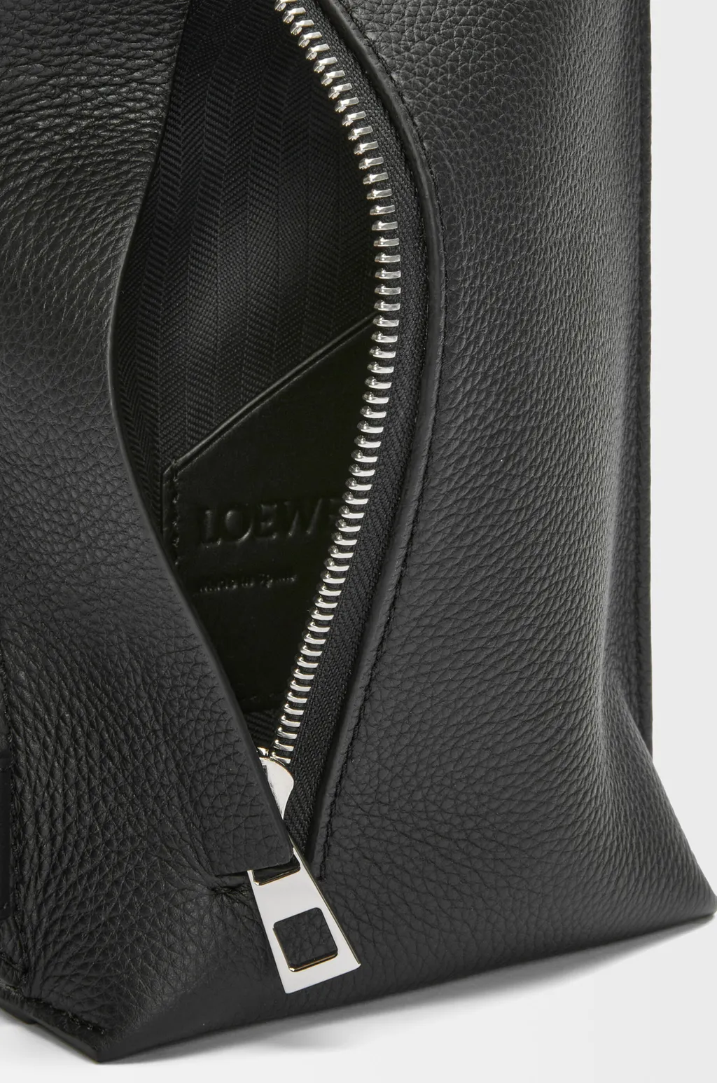 Vertical T Pocket In Soft Grained Calfskin