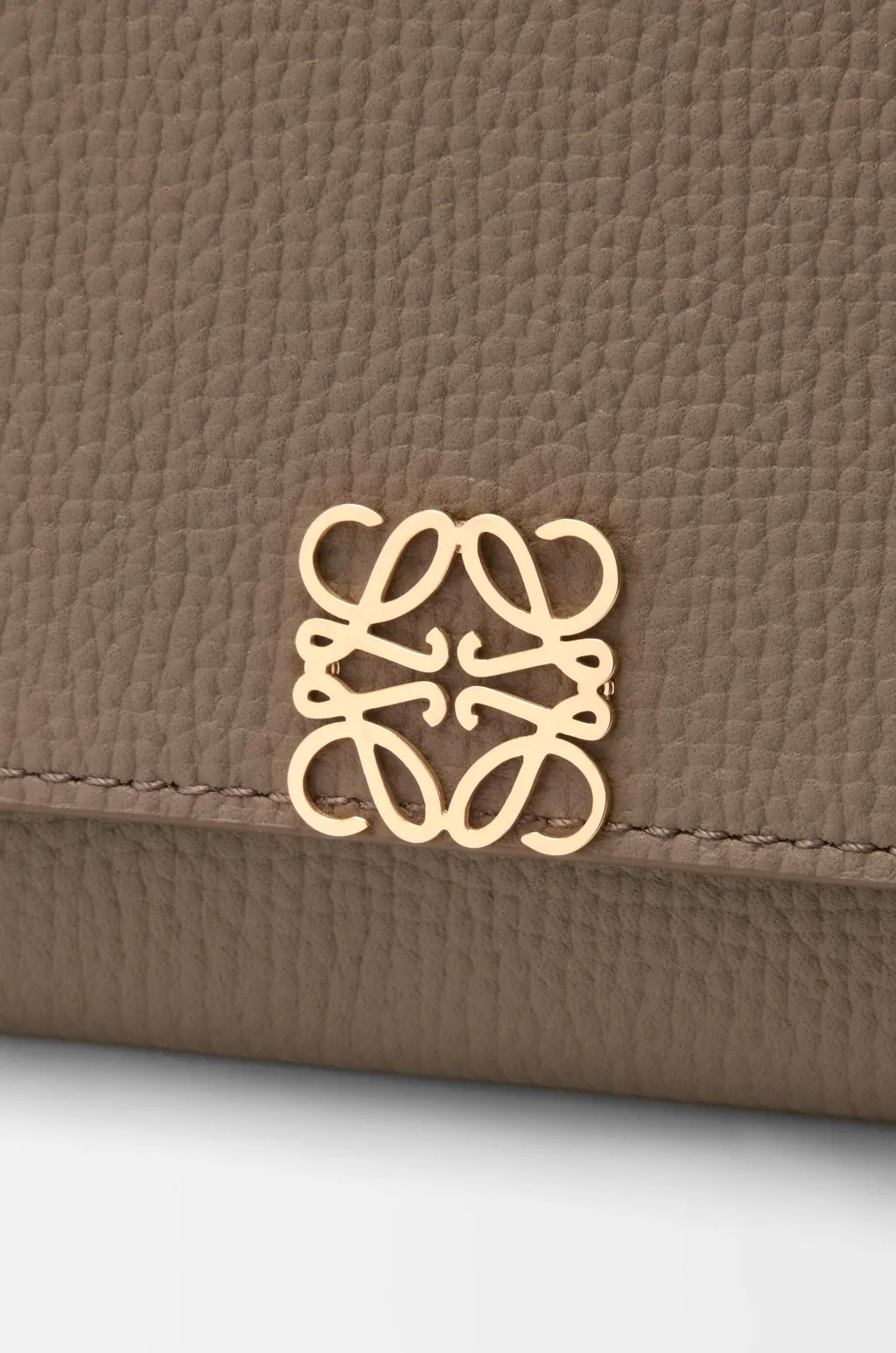 Anagram Continental Wallet In Pebble Grained Calfskin