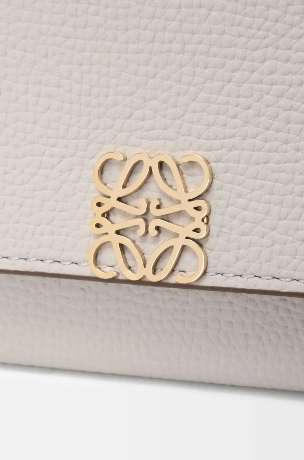 Anagram Continental Wallet In Pebble Grained Calfskin