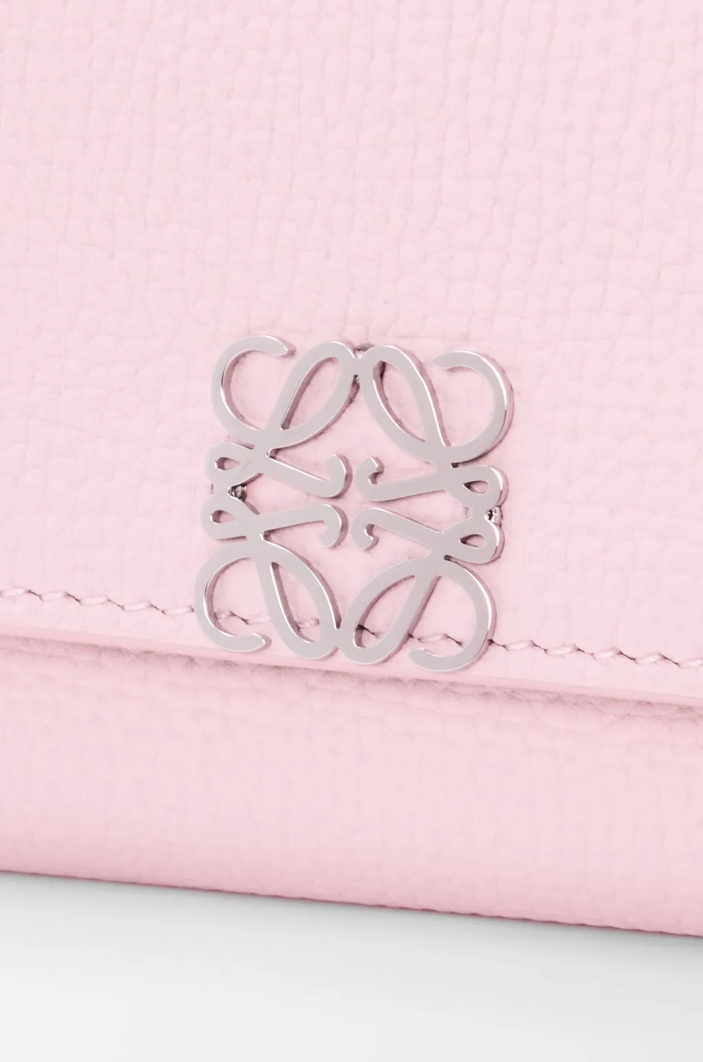 Anagram Small Vertical Wallet In Pebble Grained Calfskin