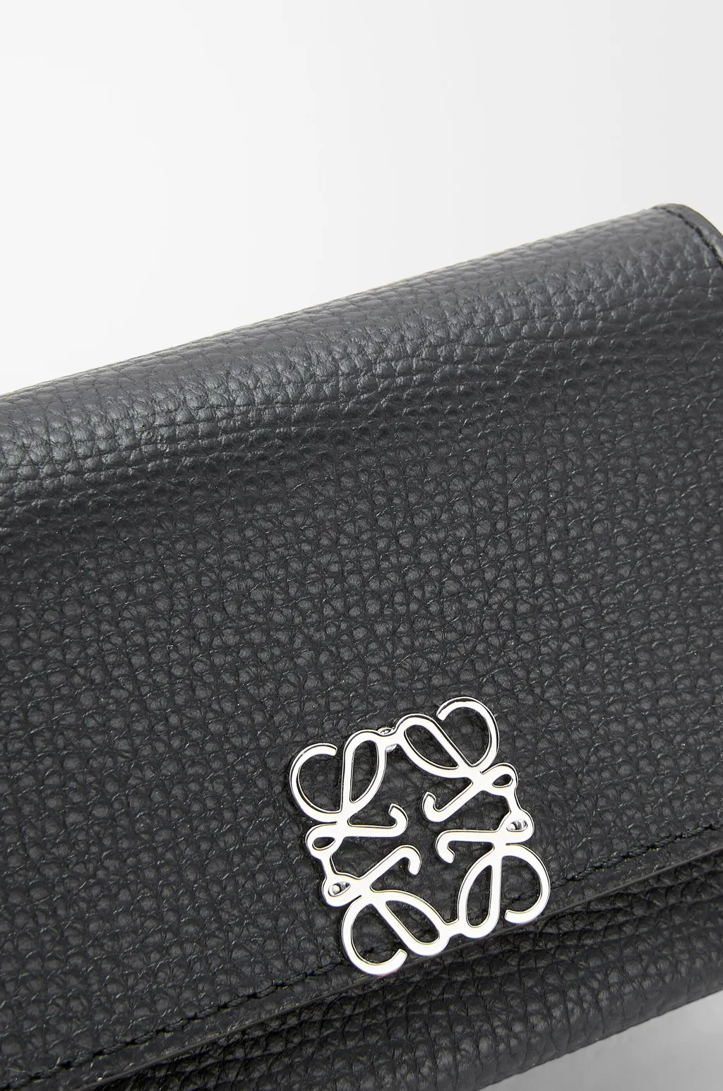 Anagram Trifold Wallet In Pebble Grained Calfskin