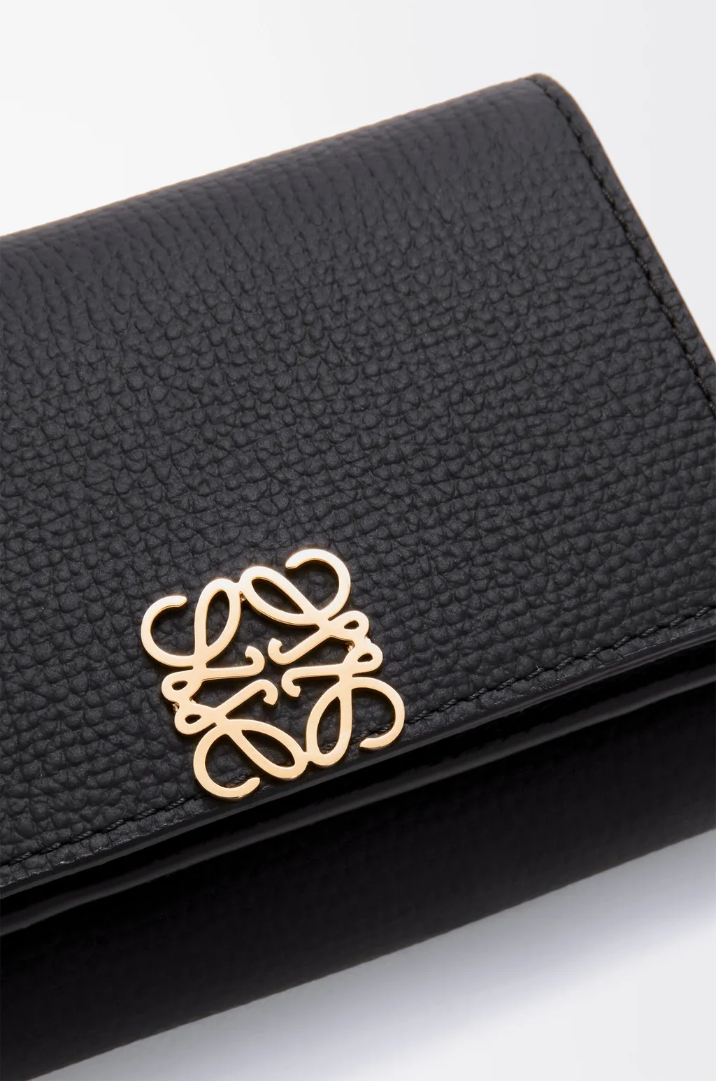 Anagram Trifold Wallet In Pebble Grained Calfskin