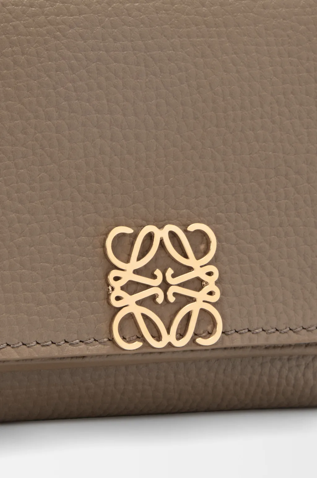 Anagram Trifold Wallet In Pebble Grained Calfskin