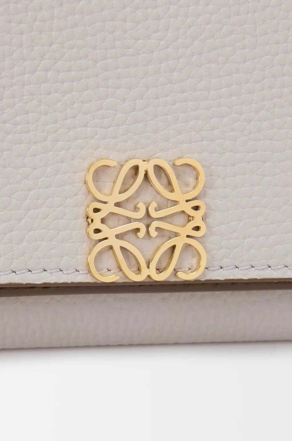 Anagram Trifold Wallet In Pebble Grained Calfskin