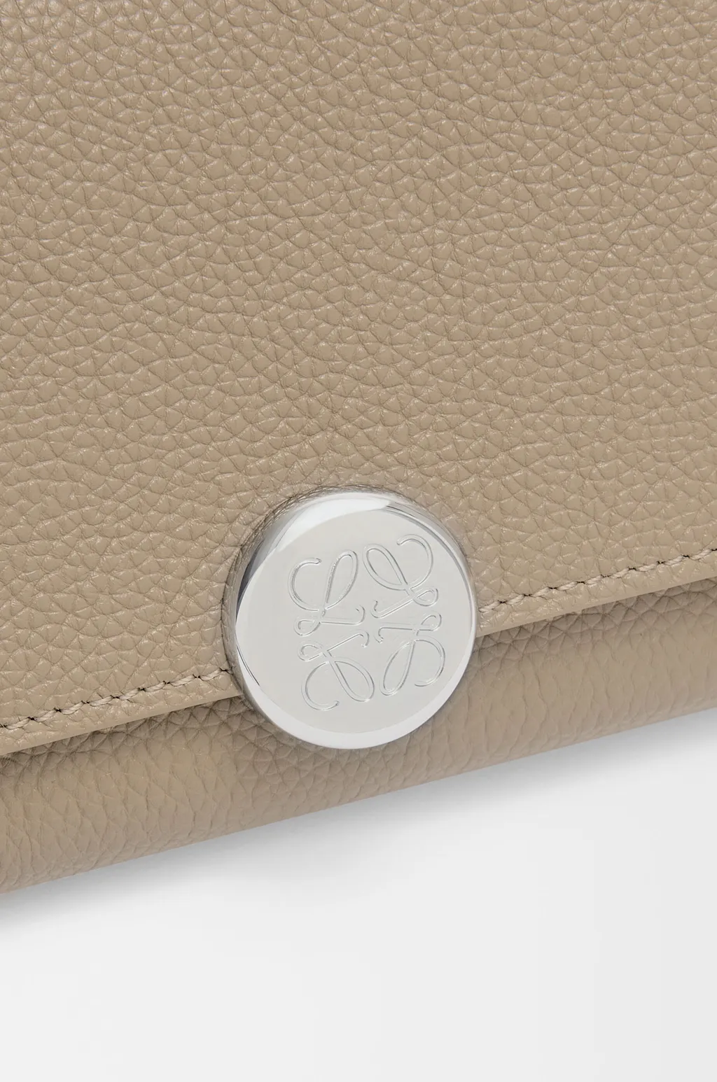Pebble Continental Wallet In Mini Grain Calfskin