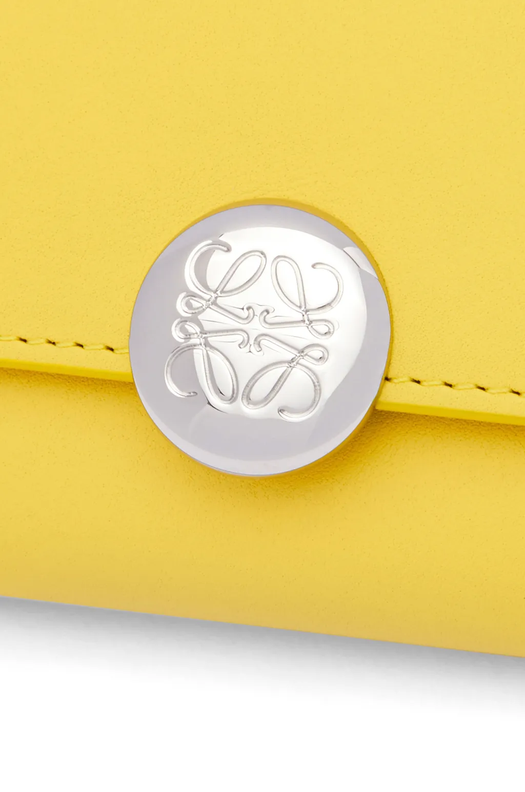 Pebble Small Vertical Wallet In Shiny Nappa Calfskin