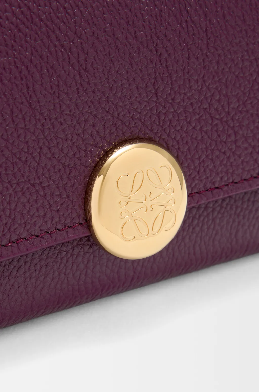 Pebble Small Vertical Wallet In Pebble Grained Calfskin