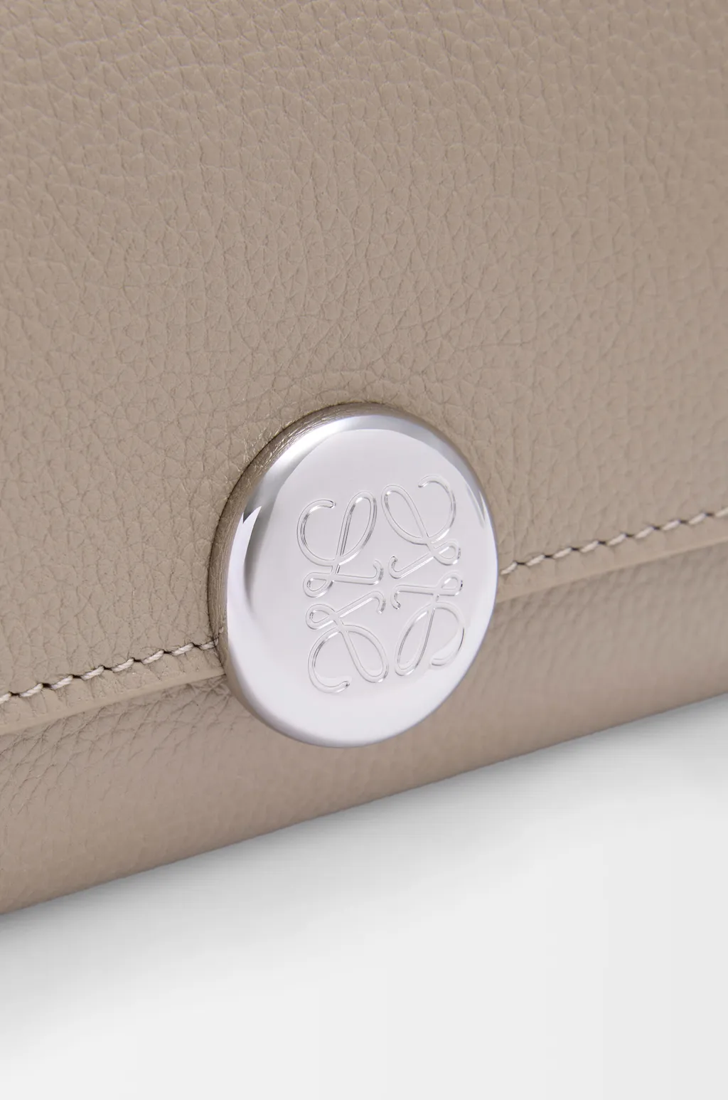 Pebble Small Vertical Wallet In Pebble Grained Calfskin