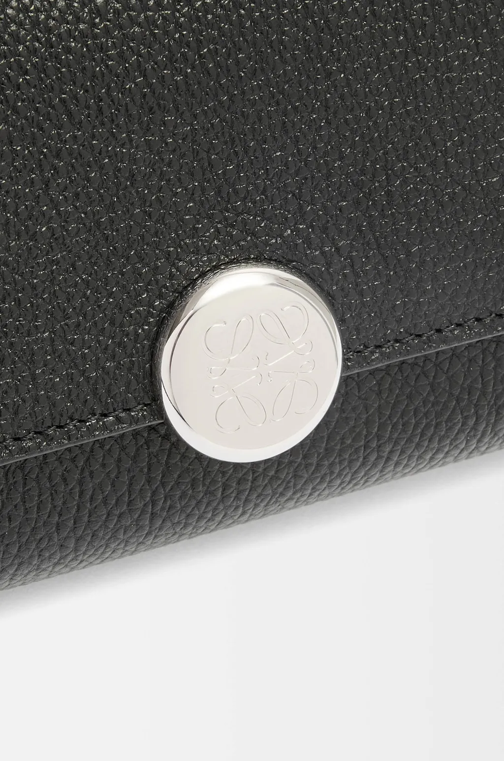 Pebble Small Vertical Wallet In Pebble Grained Calfskin