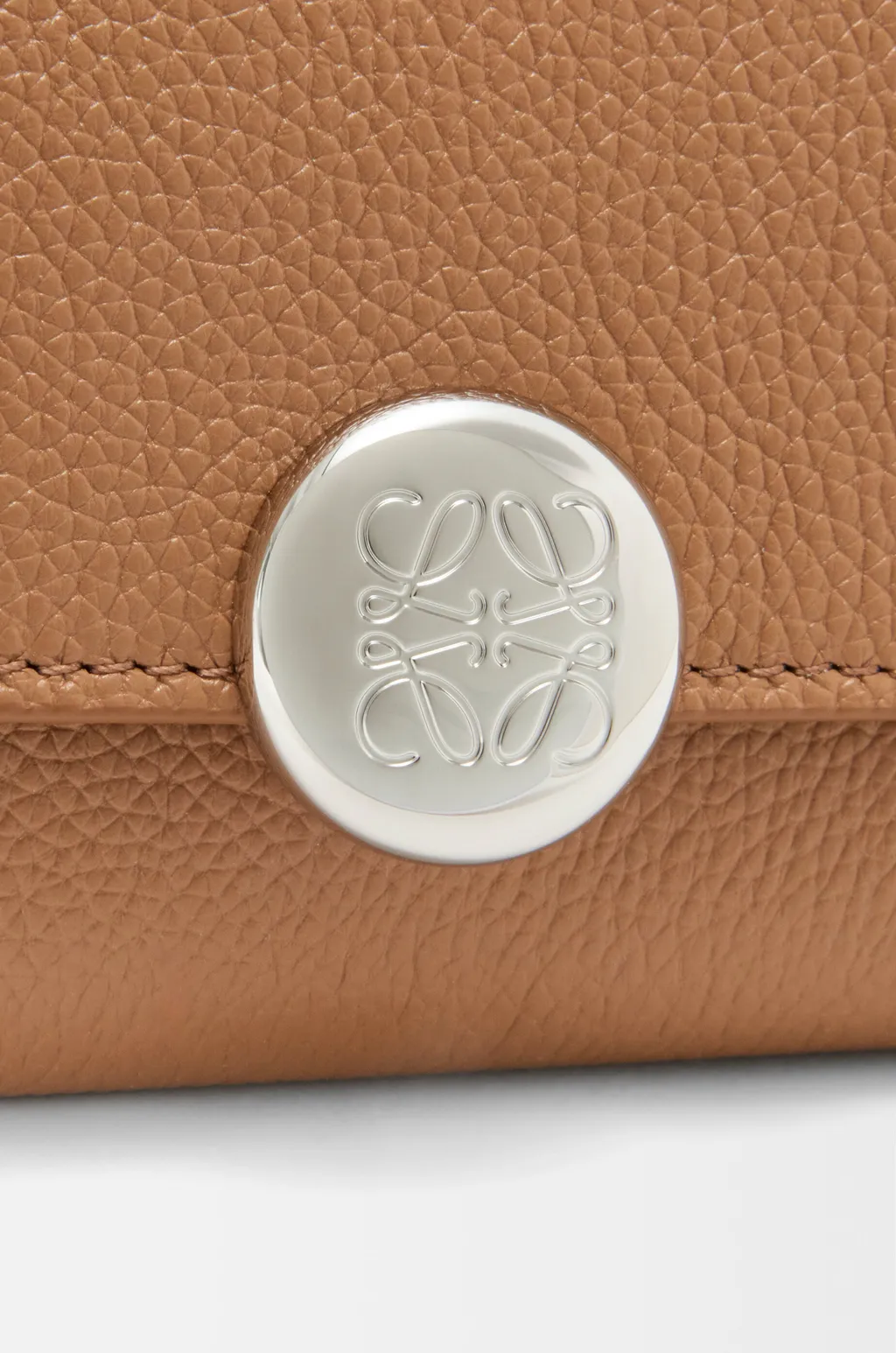 Pebble Small Vertical Wallet In Pebble Grained Calfskin