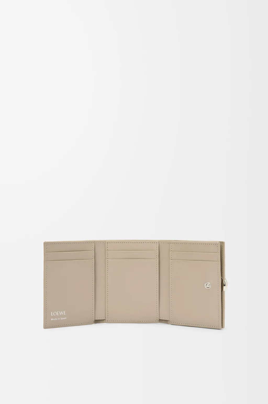 Pebble Trifold Wallet In Pebble Grain Calfskin