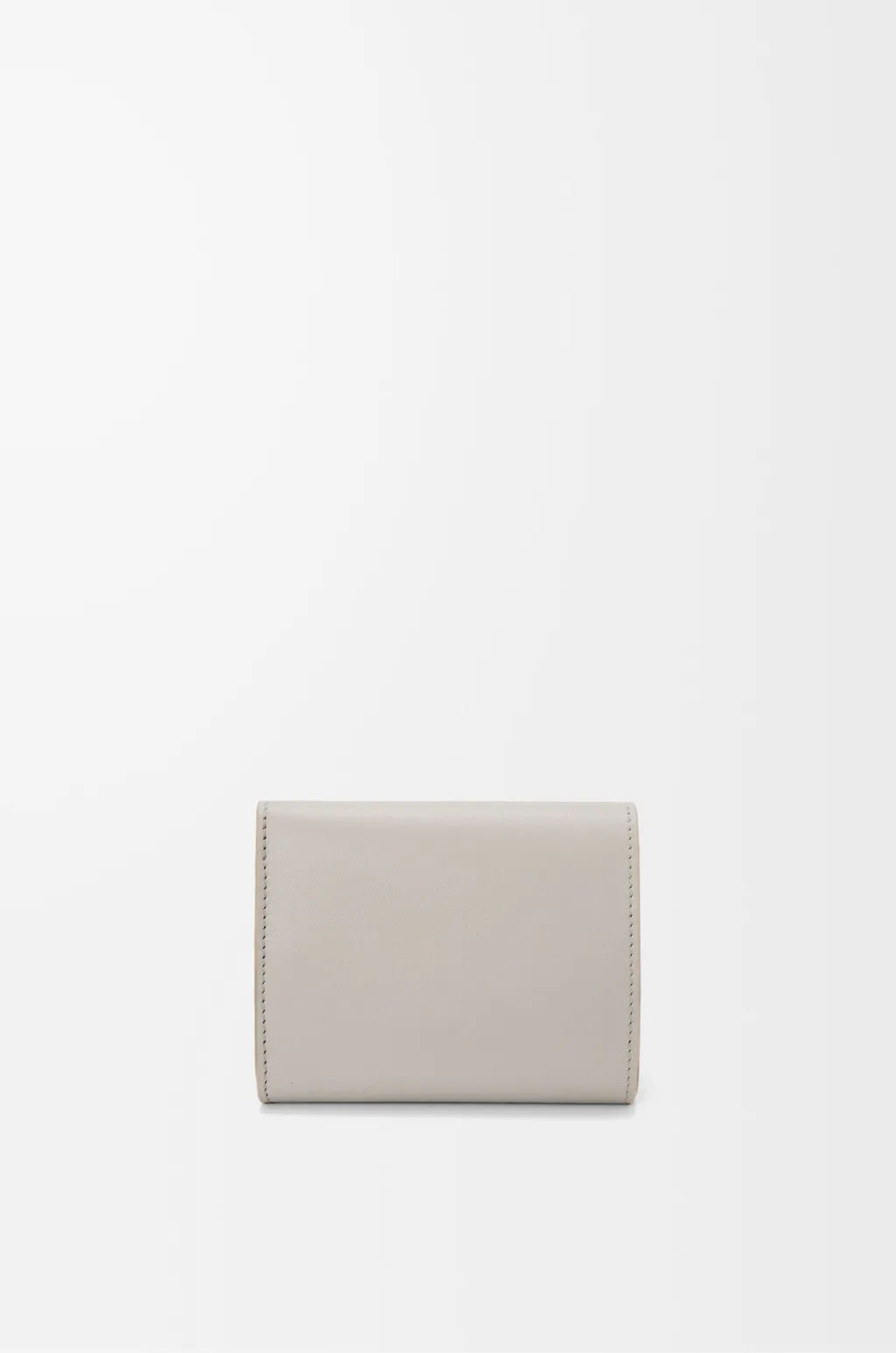 Pebble Trifold Wallet In Shiny Nappa Calfskin