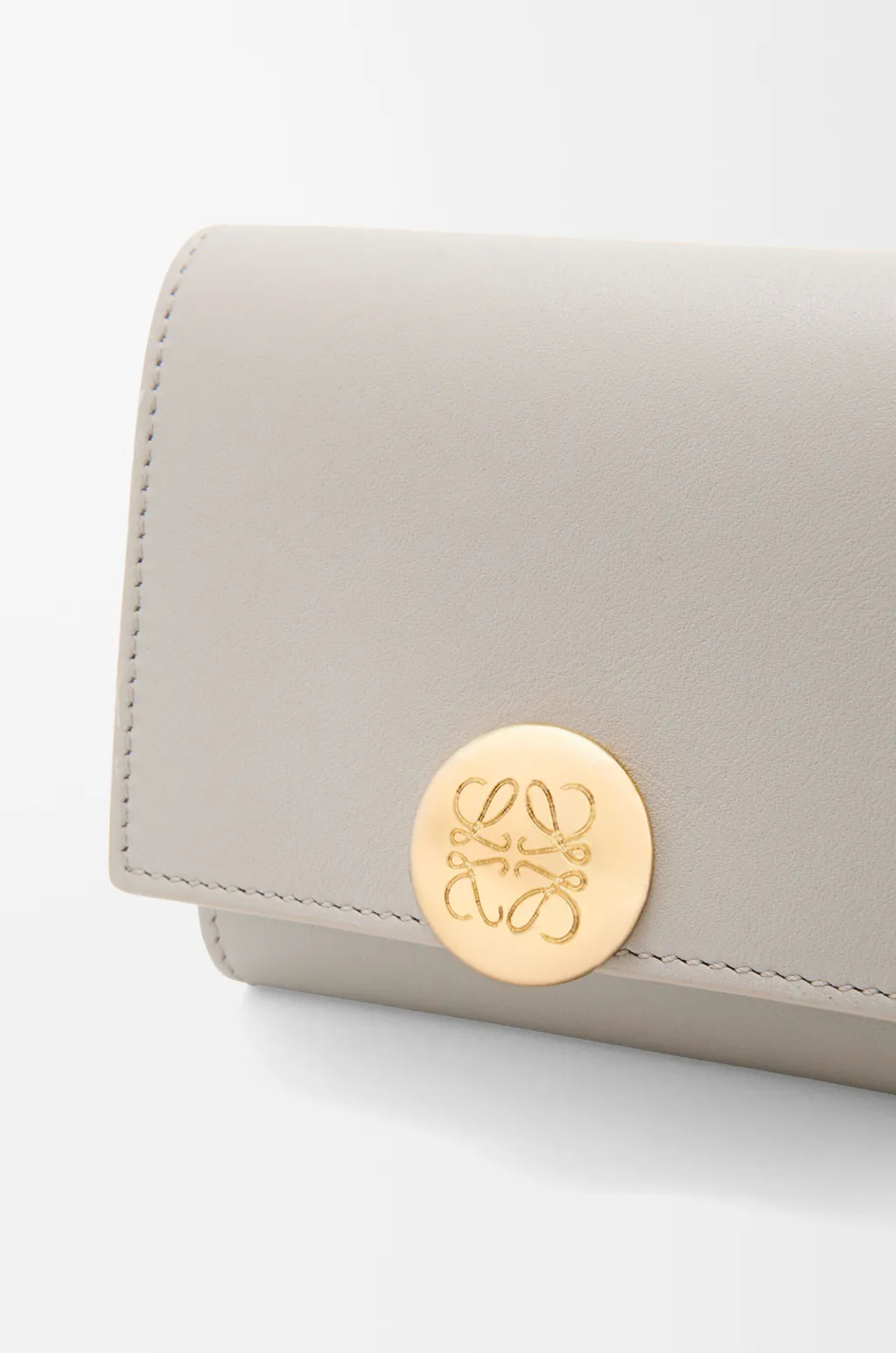Pebble Trifold Wallet In Shiny Nappa Calfskin
