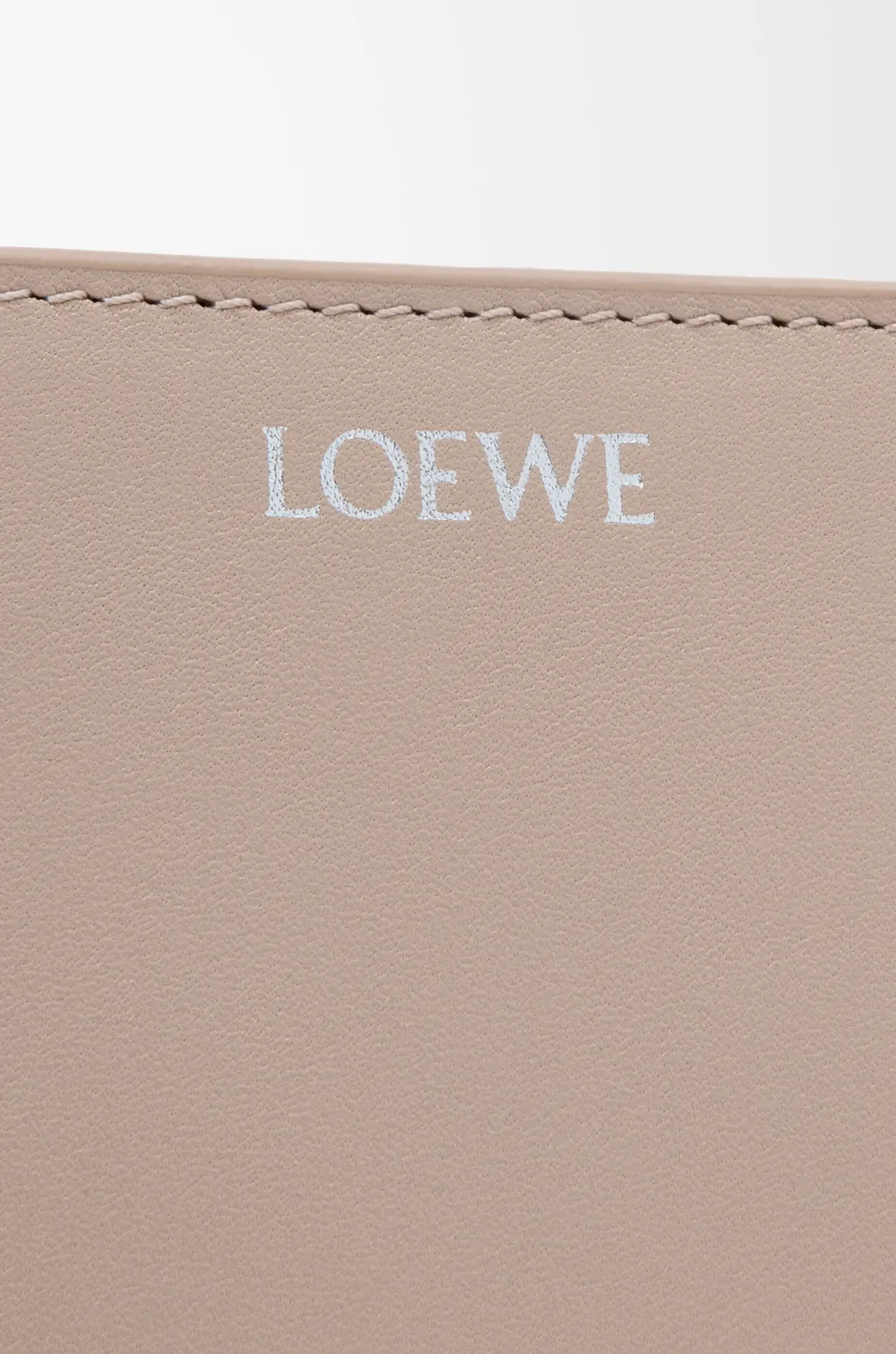 Knot Compact Wallet In Shiny Nappa Calfskin