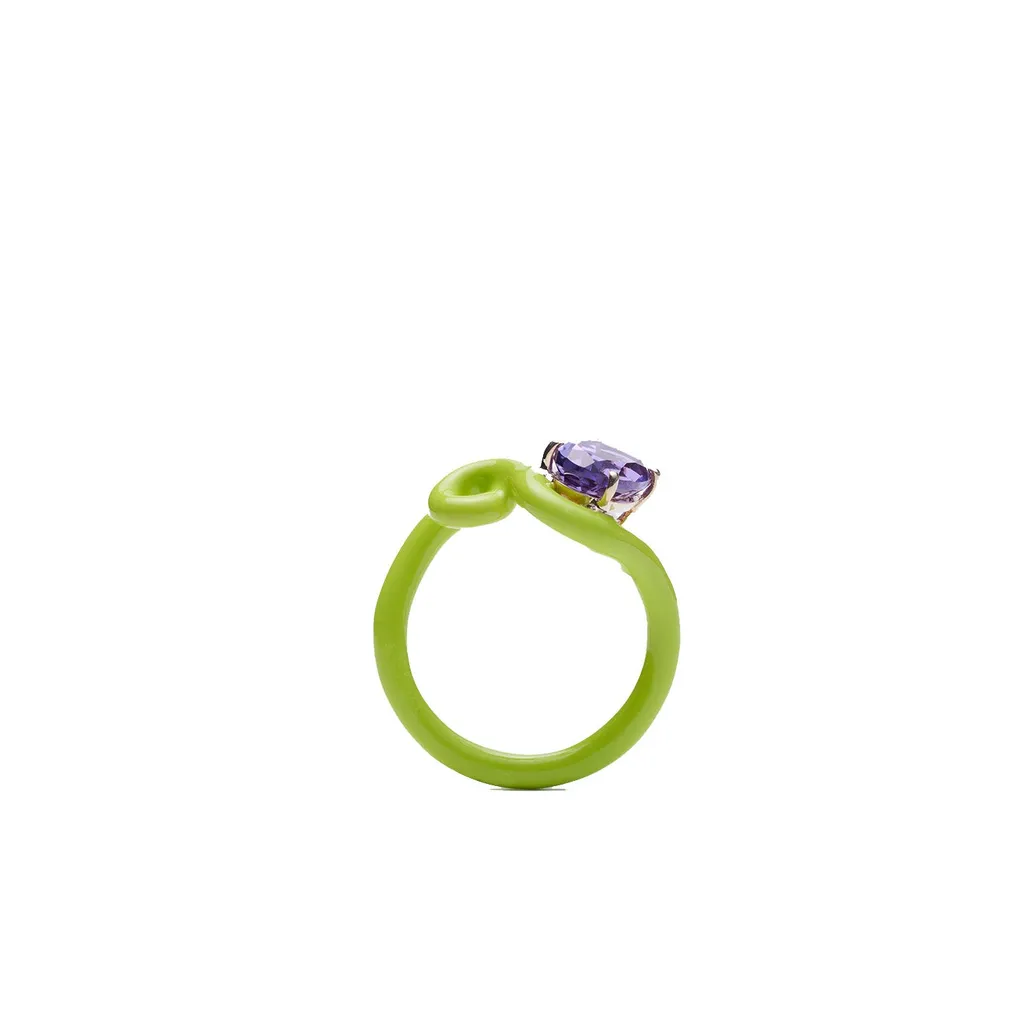 Oval Ring In 9 Kt Yellow Gold