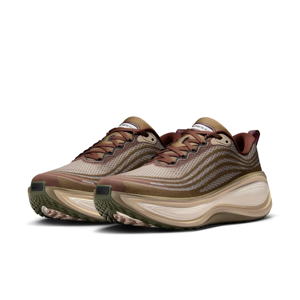 Nike Vomero Plus Qs