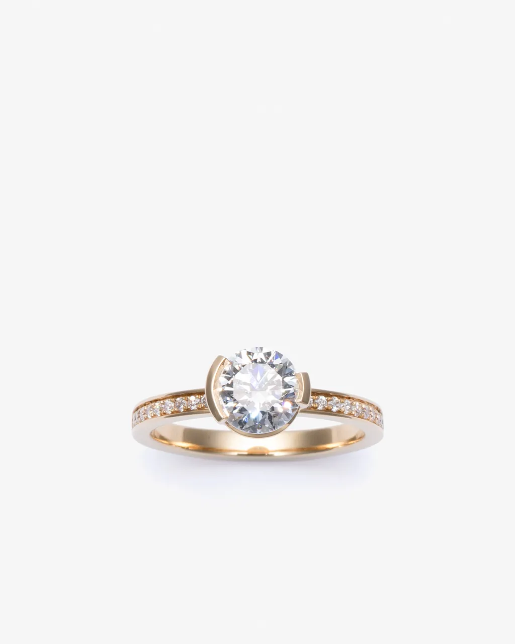 Meta Diamond Round Pave Ring