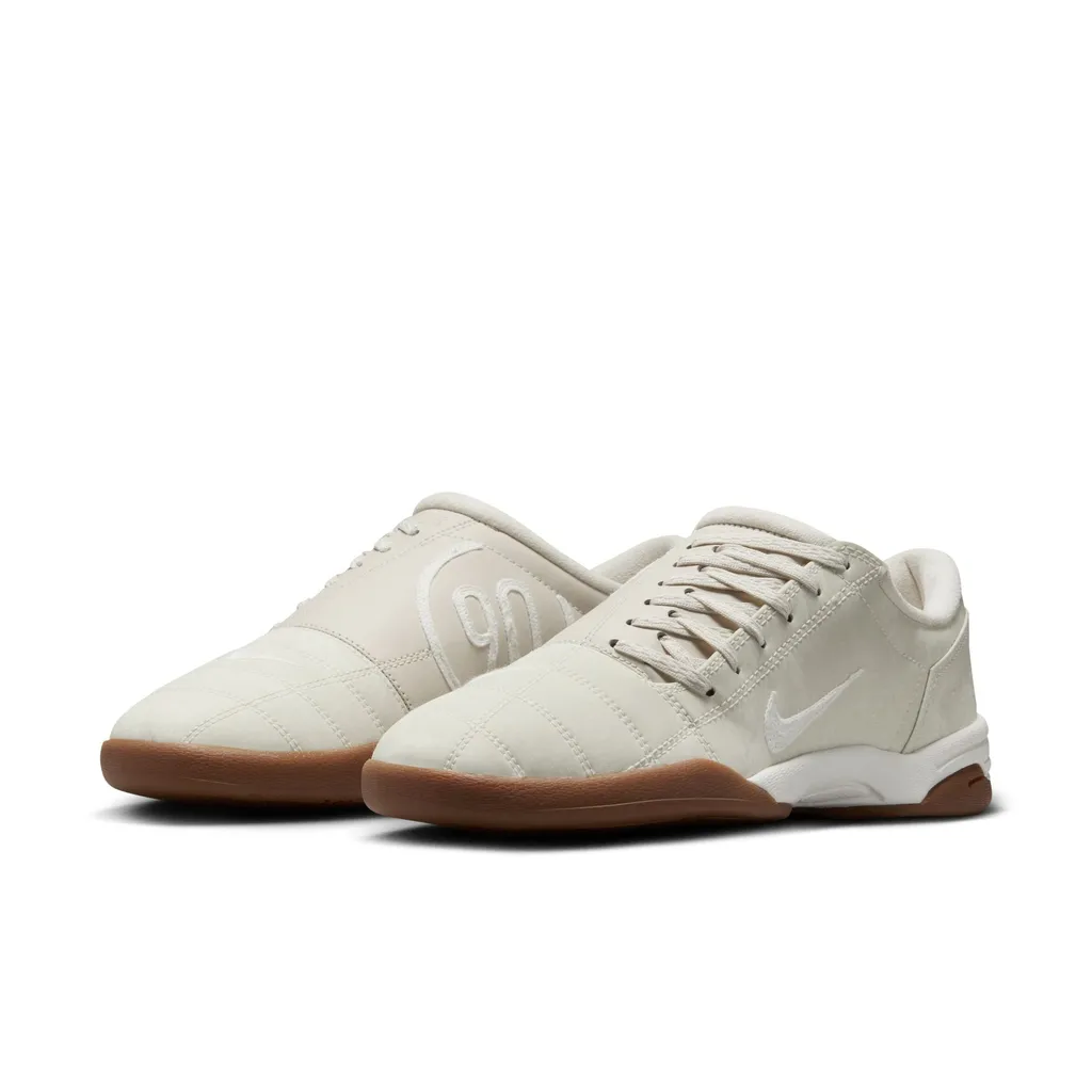 Nike T90