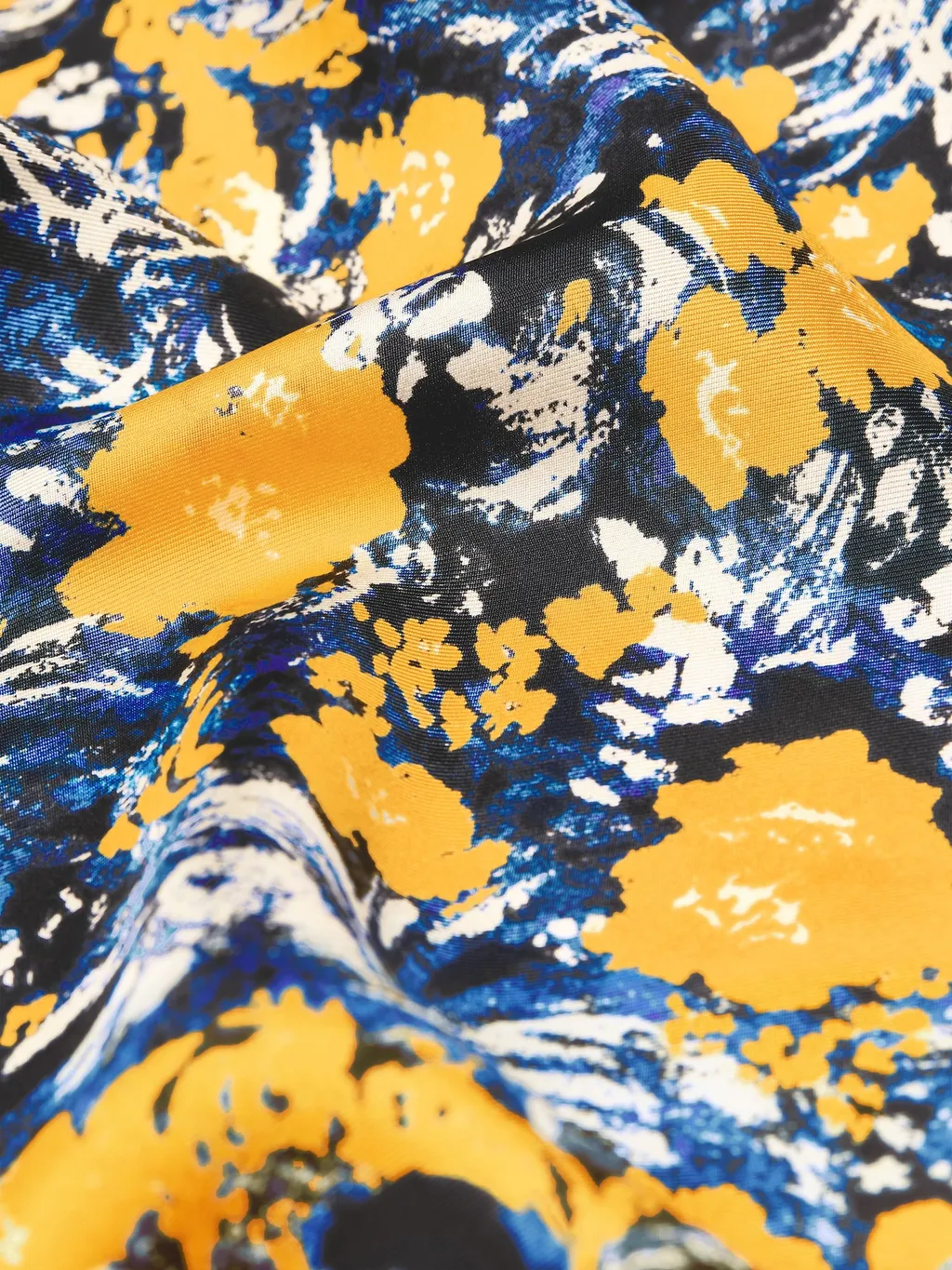 Square In Silk With Floral Print