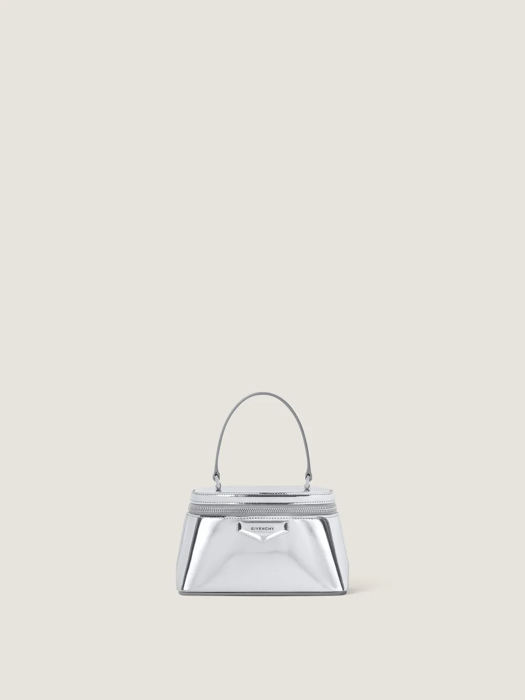 Antigona Vanity Bag In Mirror Effect Leather With Chain
